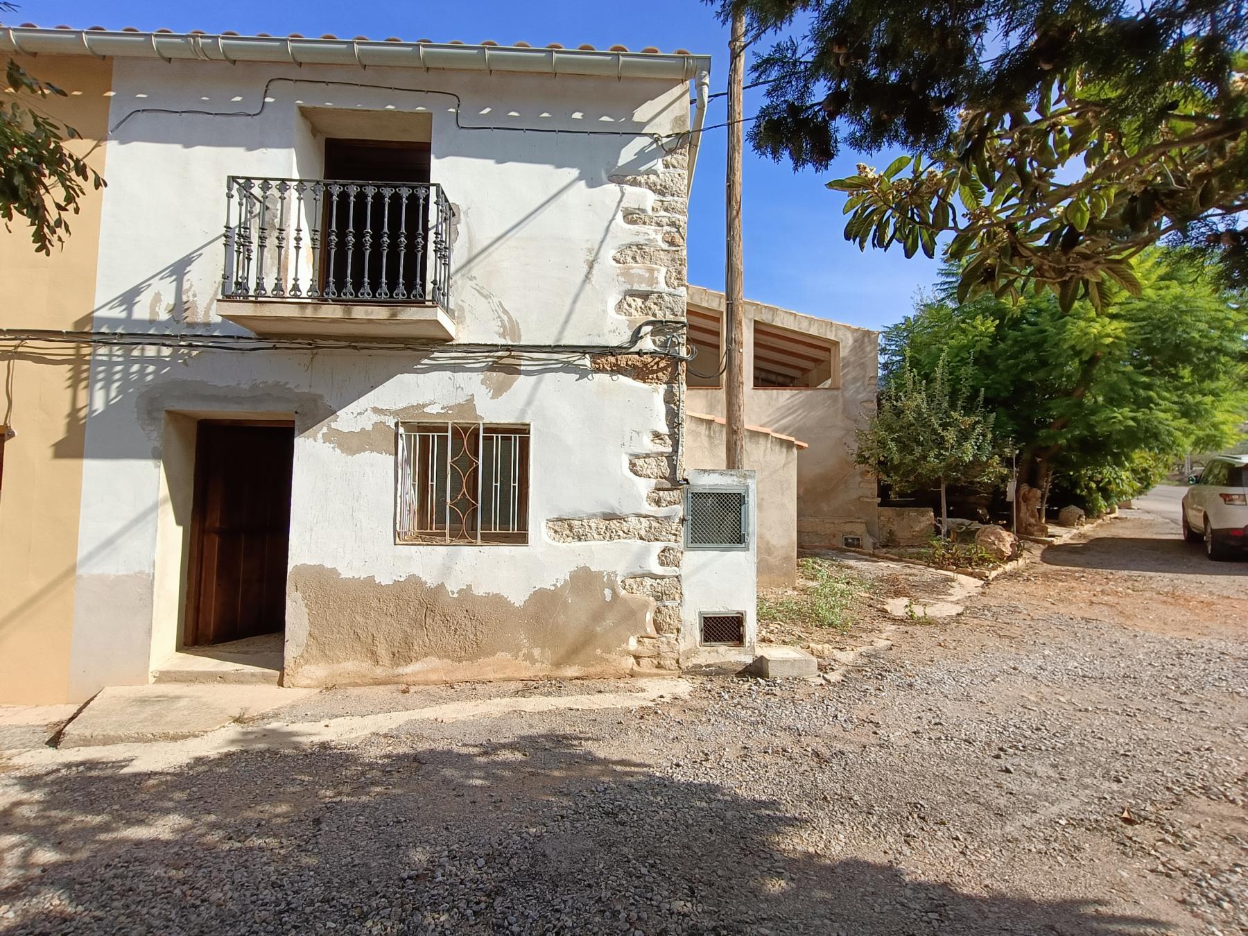 For sale of masia in Sierra Engarcerán