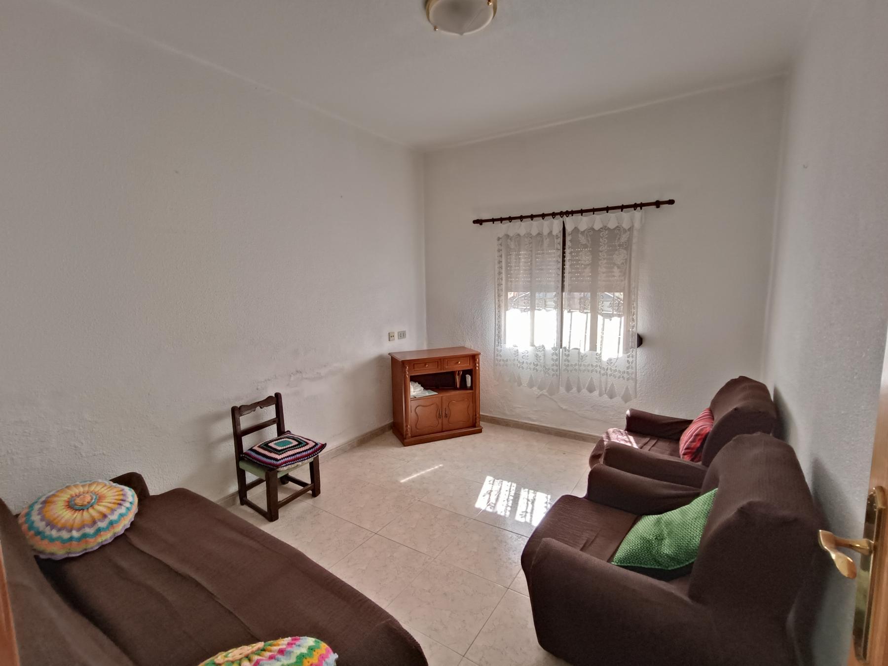 For sale of house in Almazora