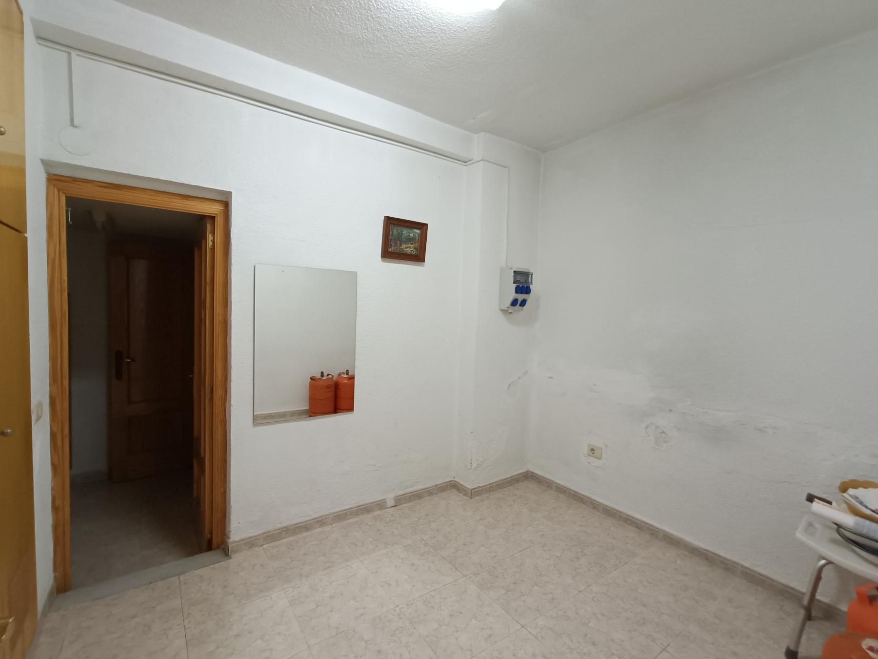 For sale of house in Almazora