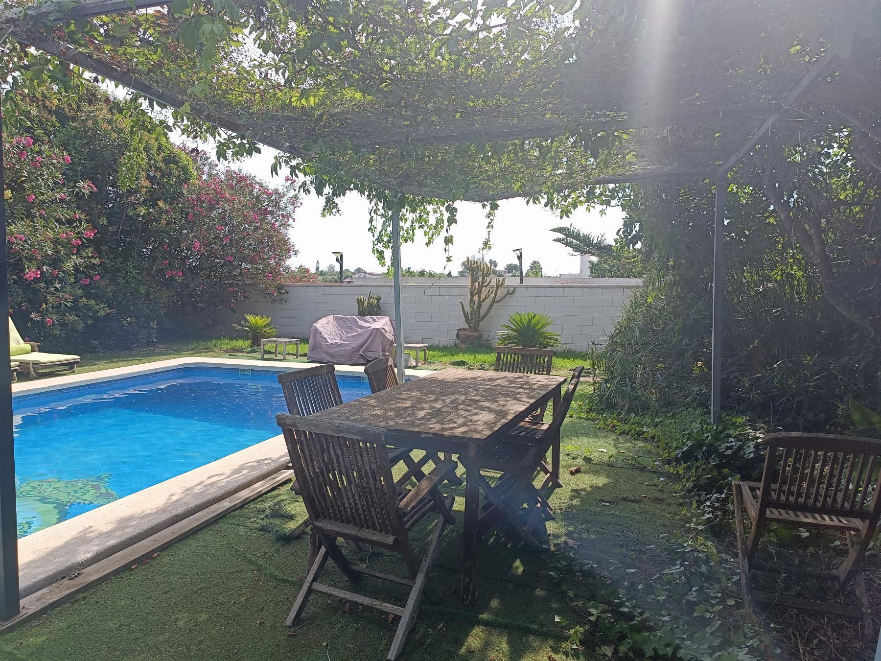 For sale of chalet in Castellón