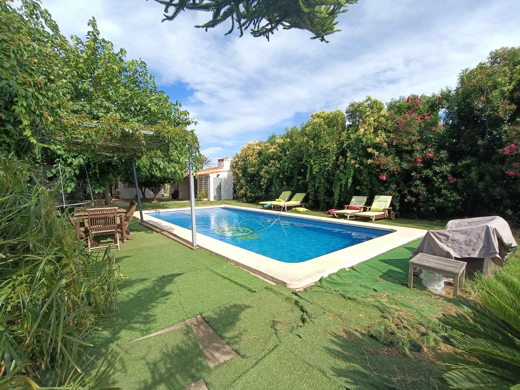For sale of chalet in Castellón