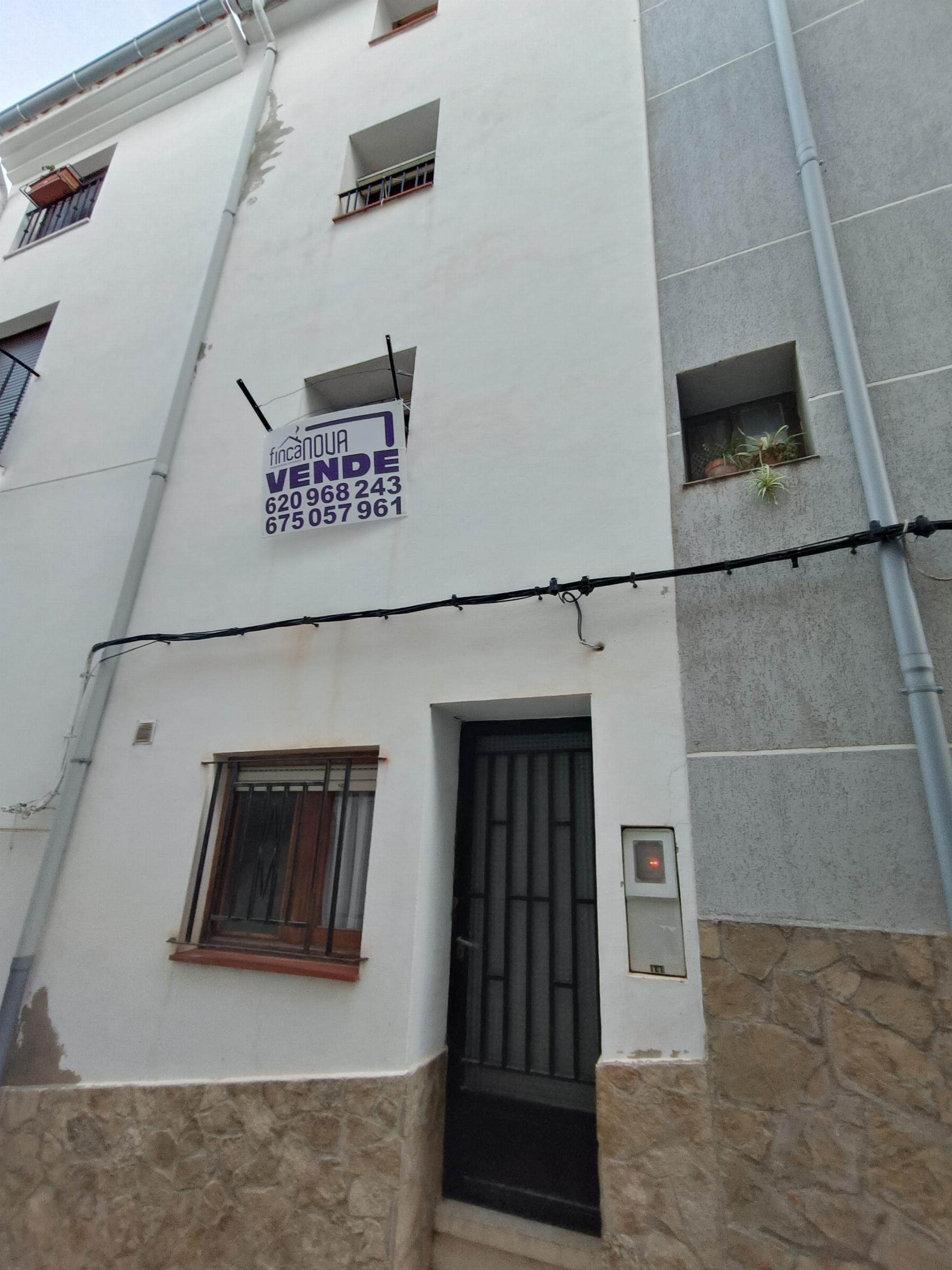 For sale of house in Lucena del Cid