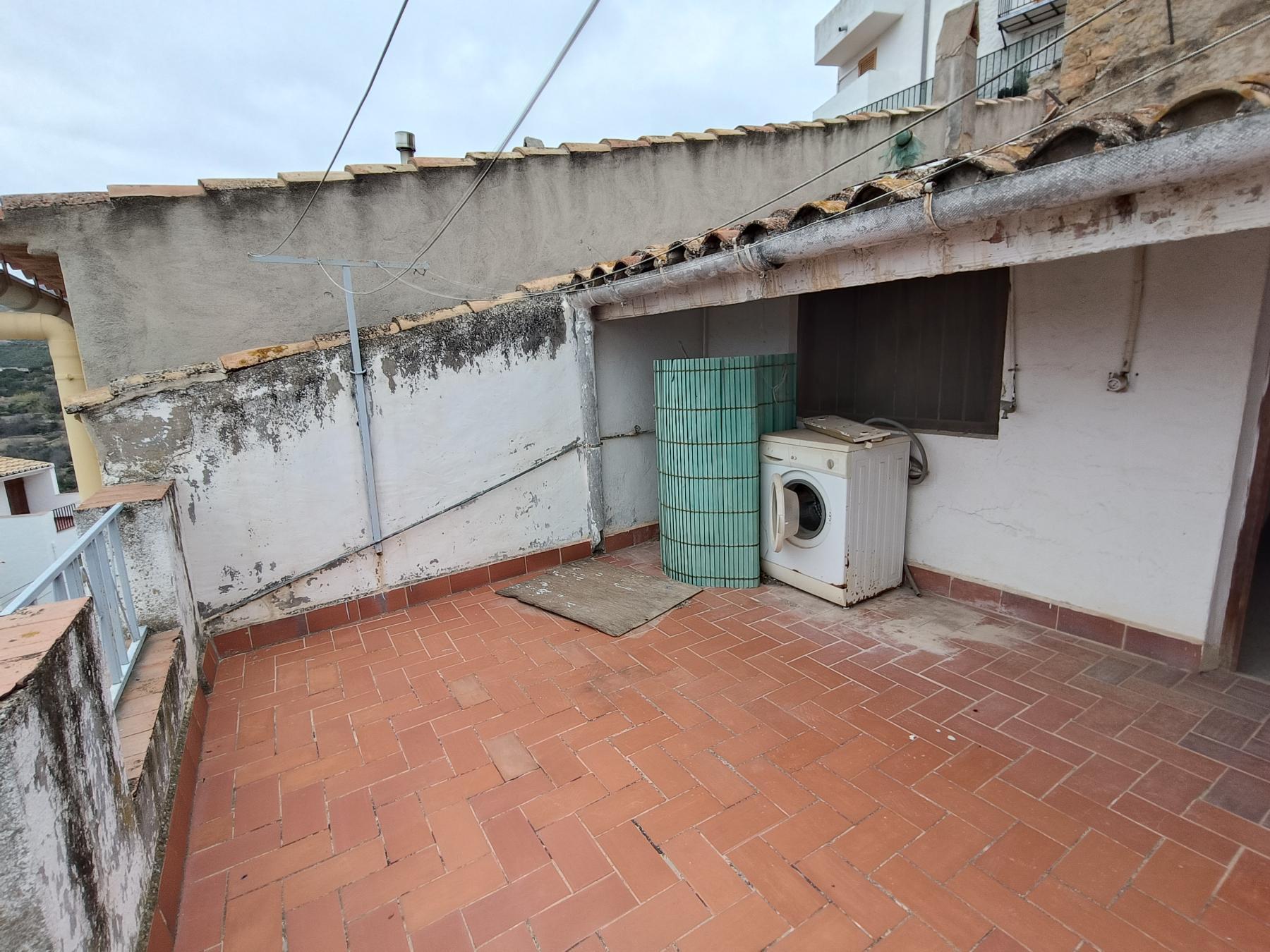 For sale of house in Useras