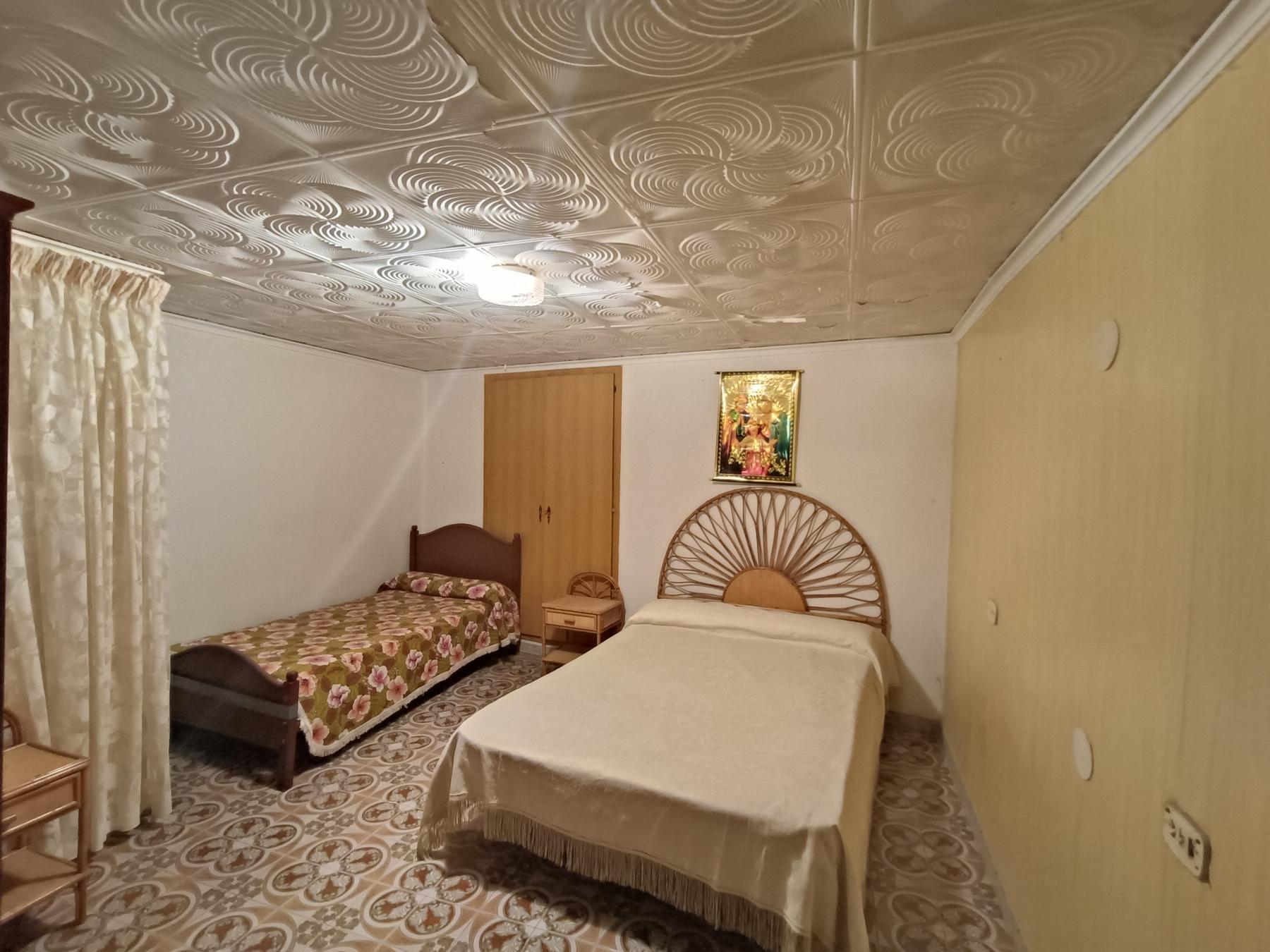 For sale of house in Useras