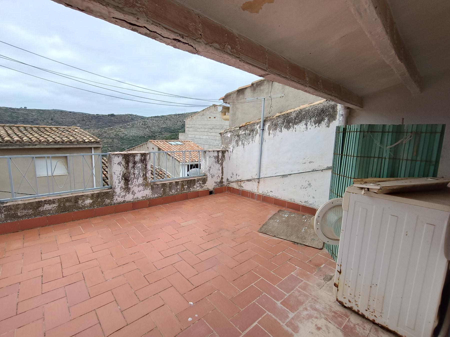 For sale of house in Useras