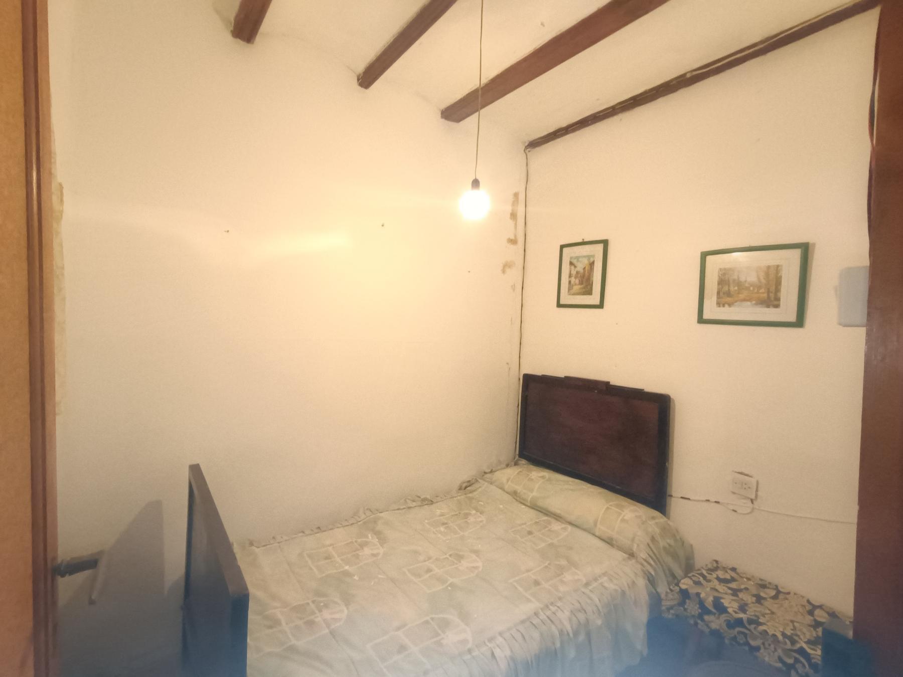 For sale of house in Useras