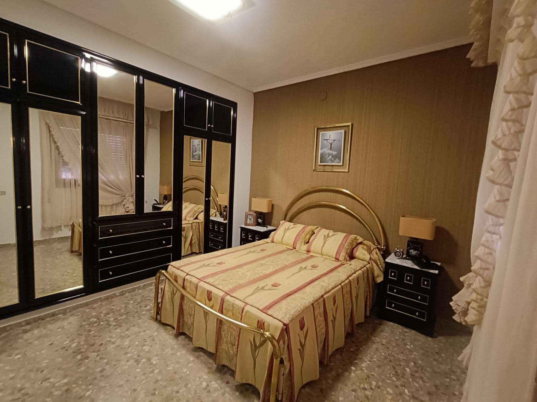 For sale of house in Castellón