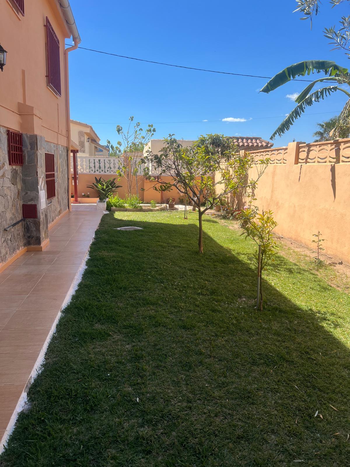 For sale of villa in Castellón