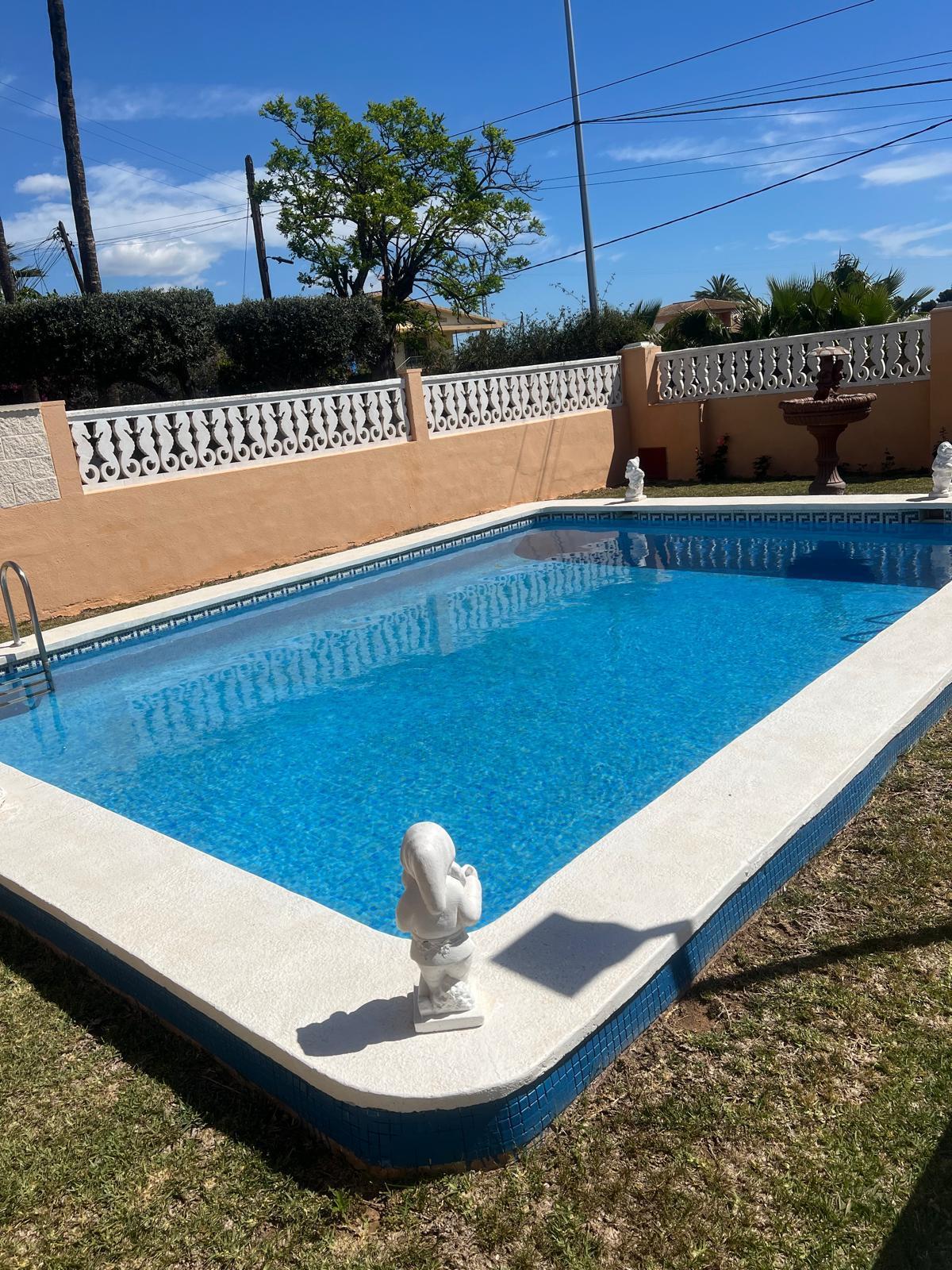 For sale of villa in Castellón
