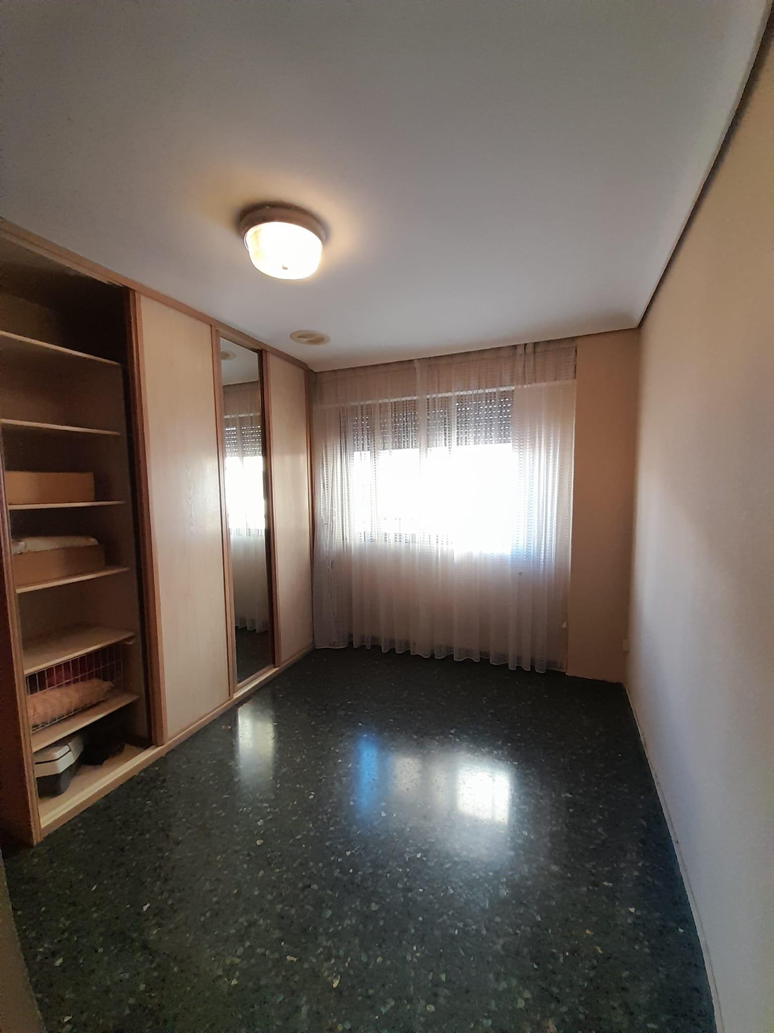 For sale of flat in Castellón