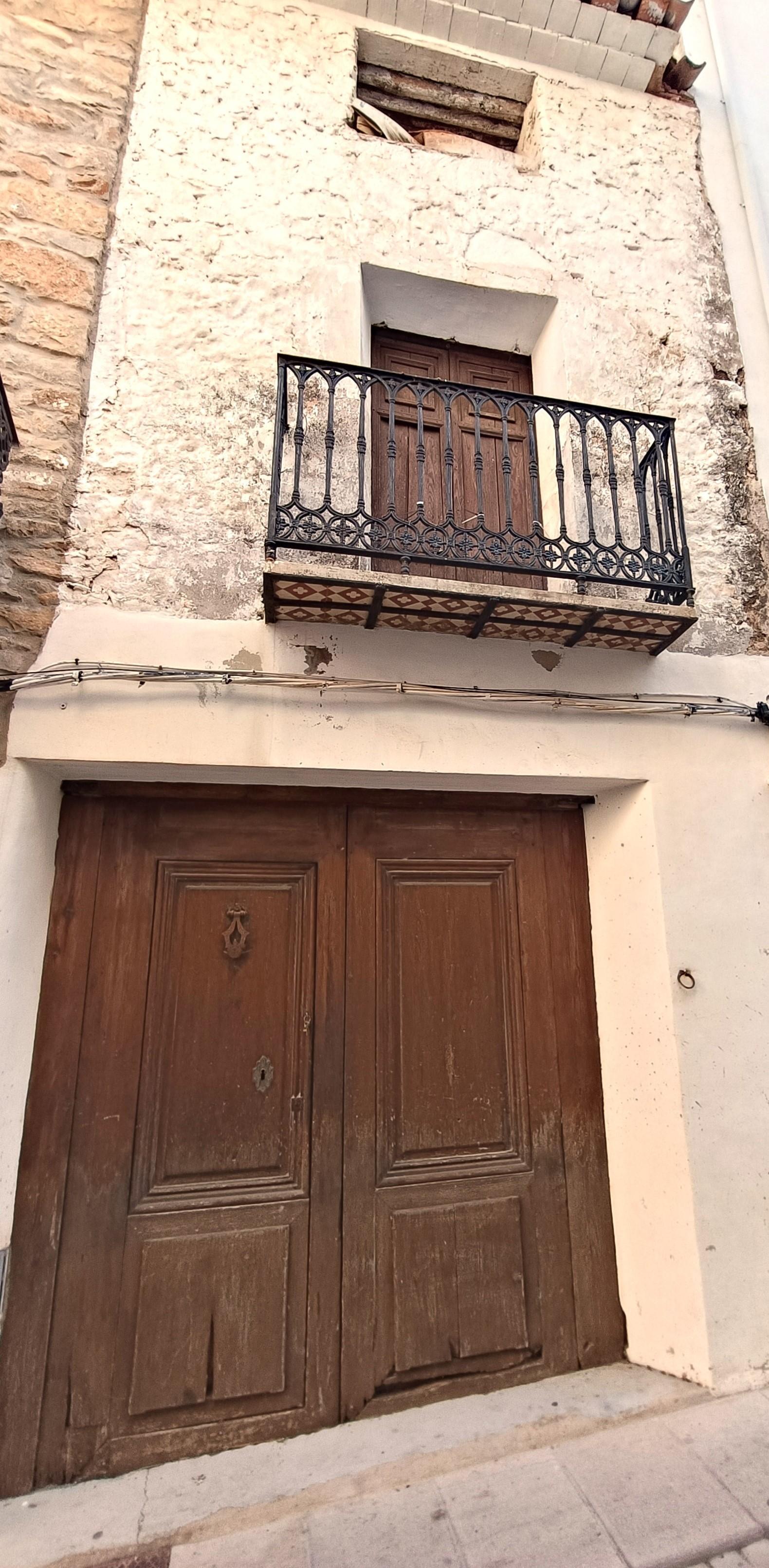 For sale of house in Useras