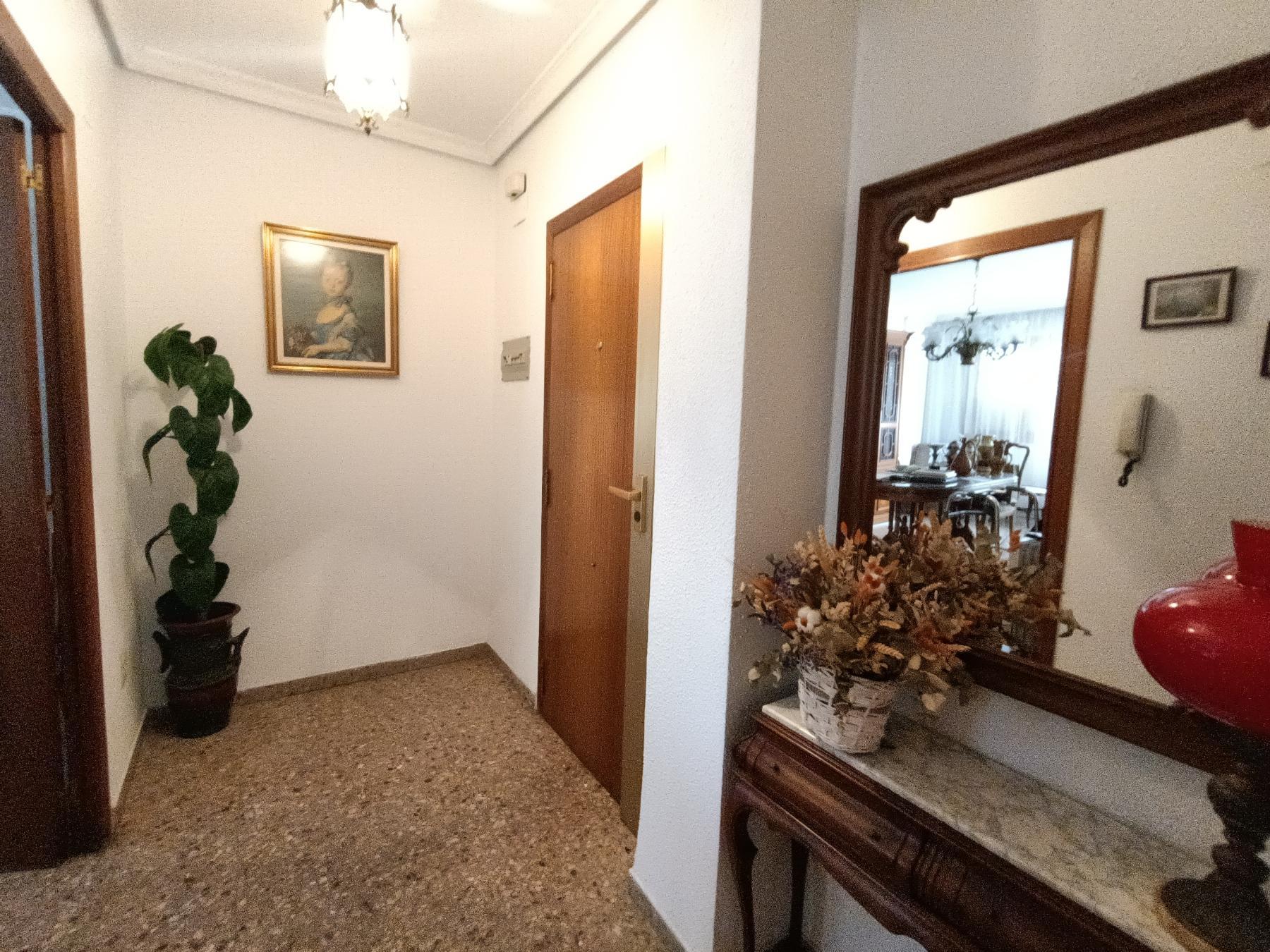 For sale of flat in Castellón