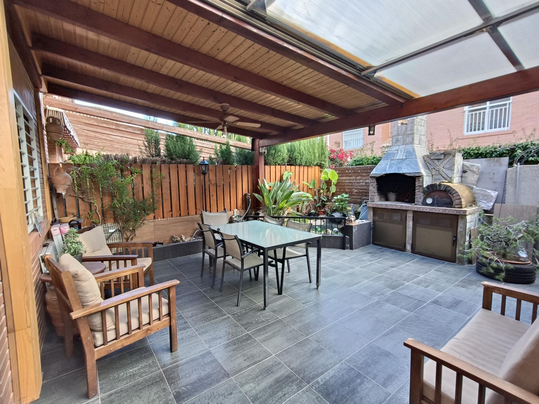 For sale of house in Castellón