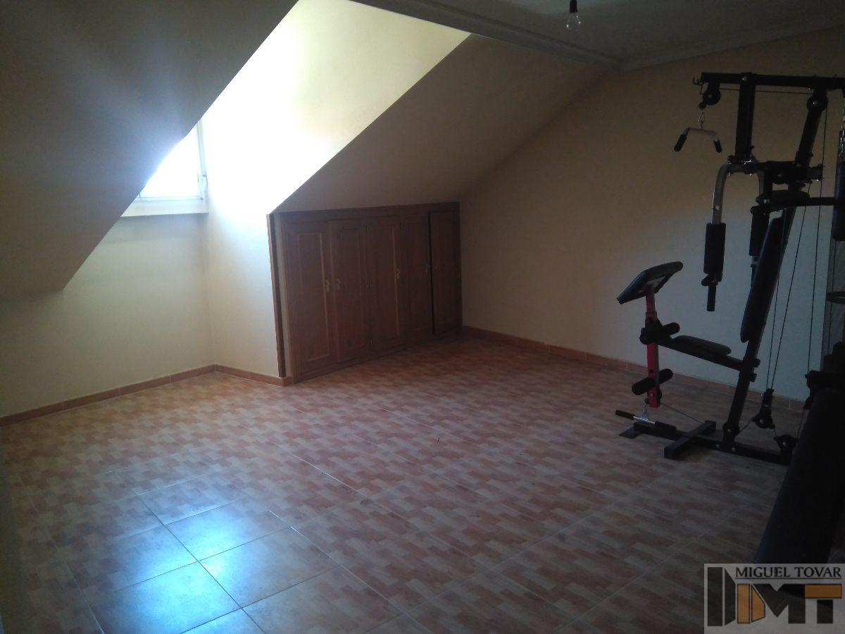 For sale of duplex in Segovia