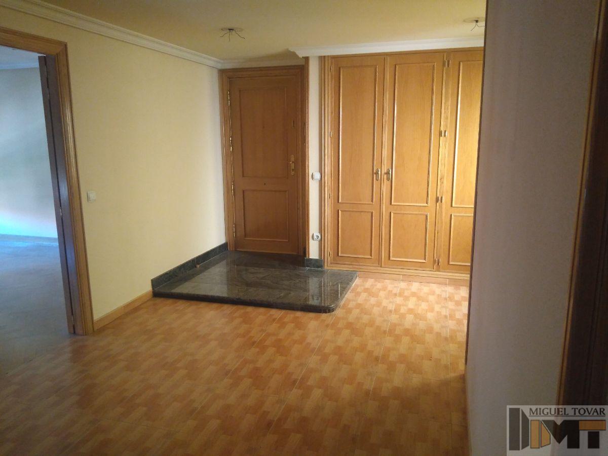 For sale of duplex in Segovia