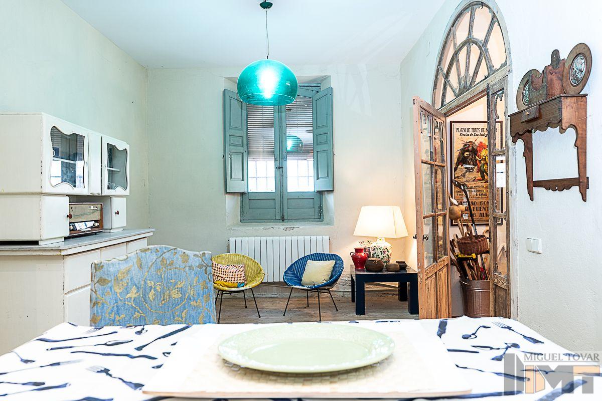 For sale of house in Valdevacas y Guijar