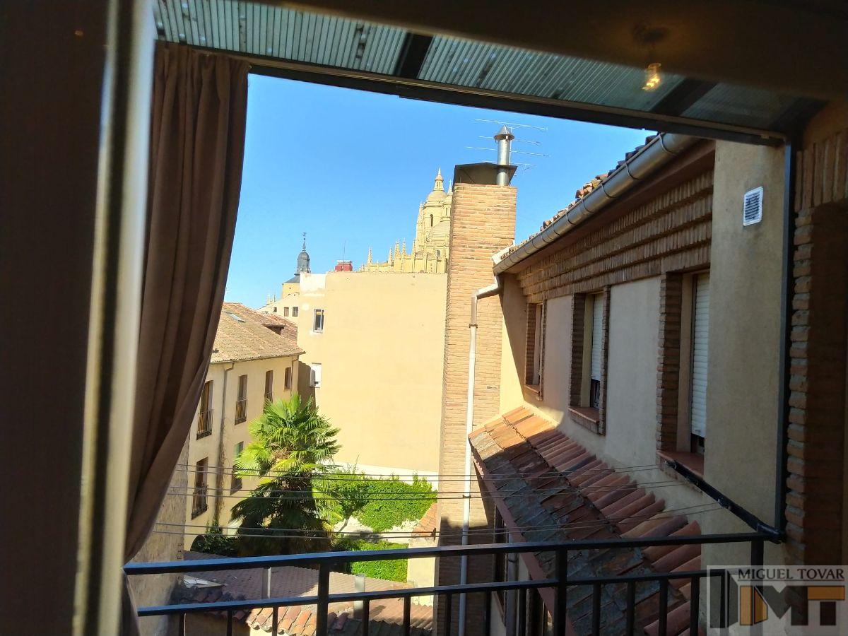 For sale of duplex in Segovia