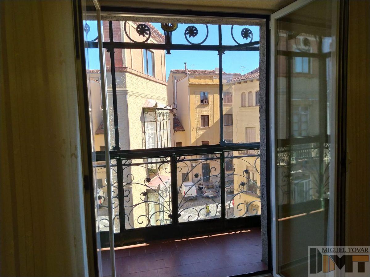 For sale of duplex in Segovia