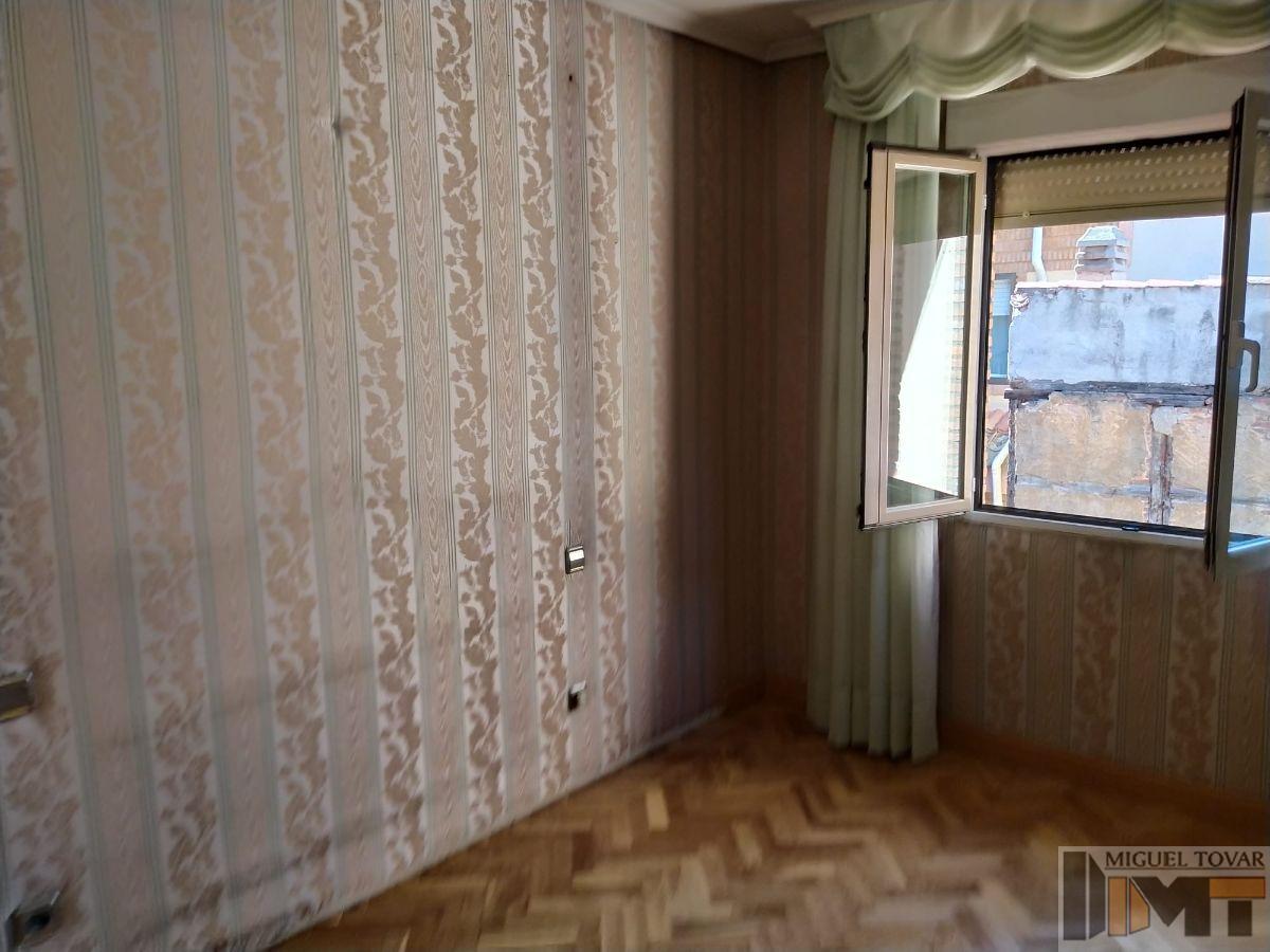 For sale of duplex in Segovia