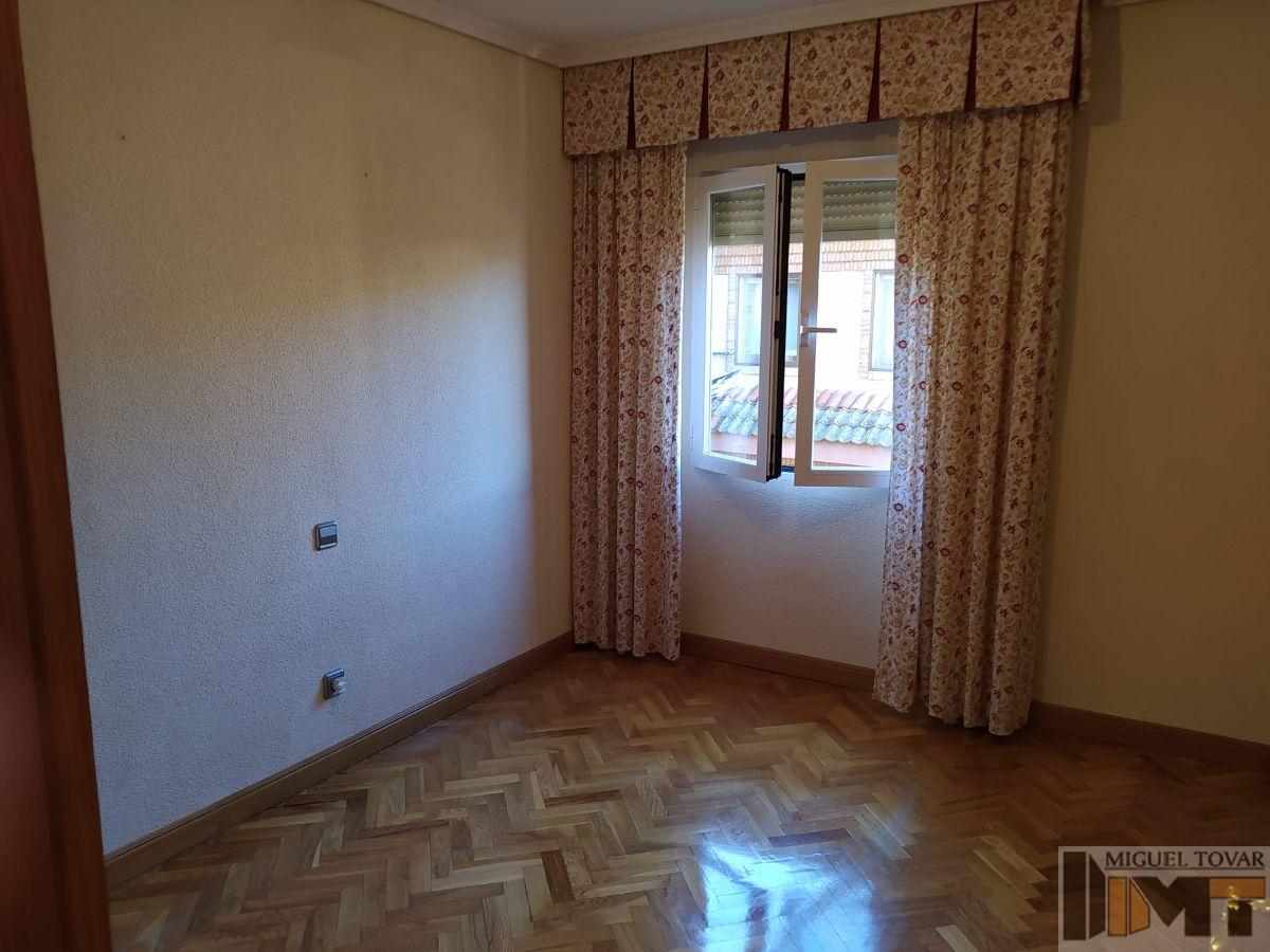 For sale of duplex in Segovia