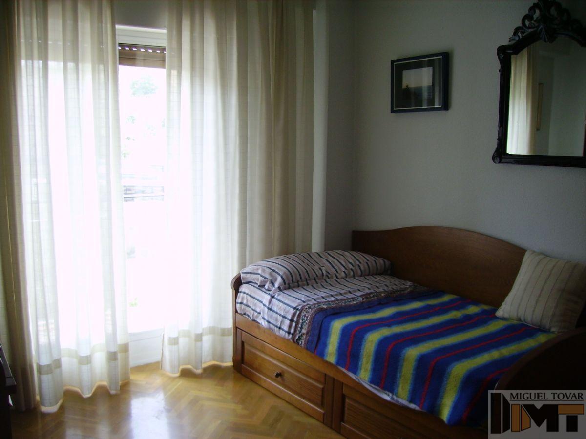 For sale of flat in Segovia