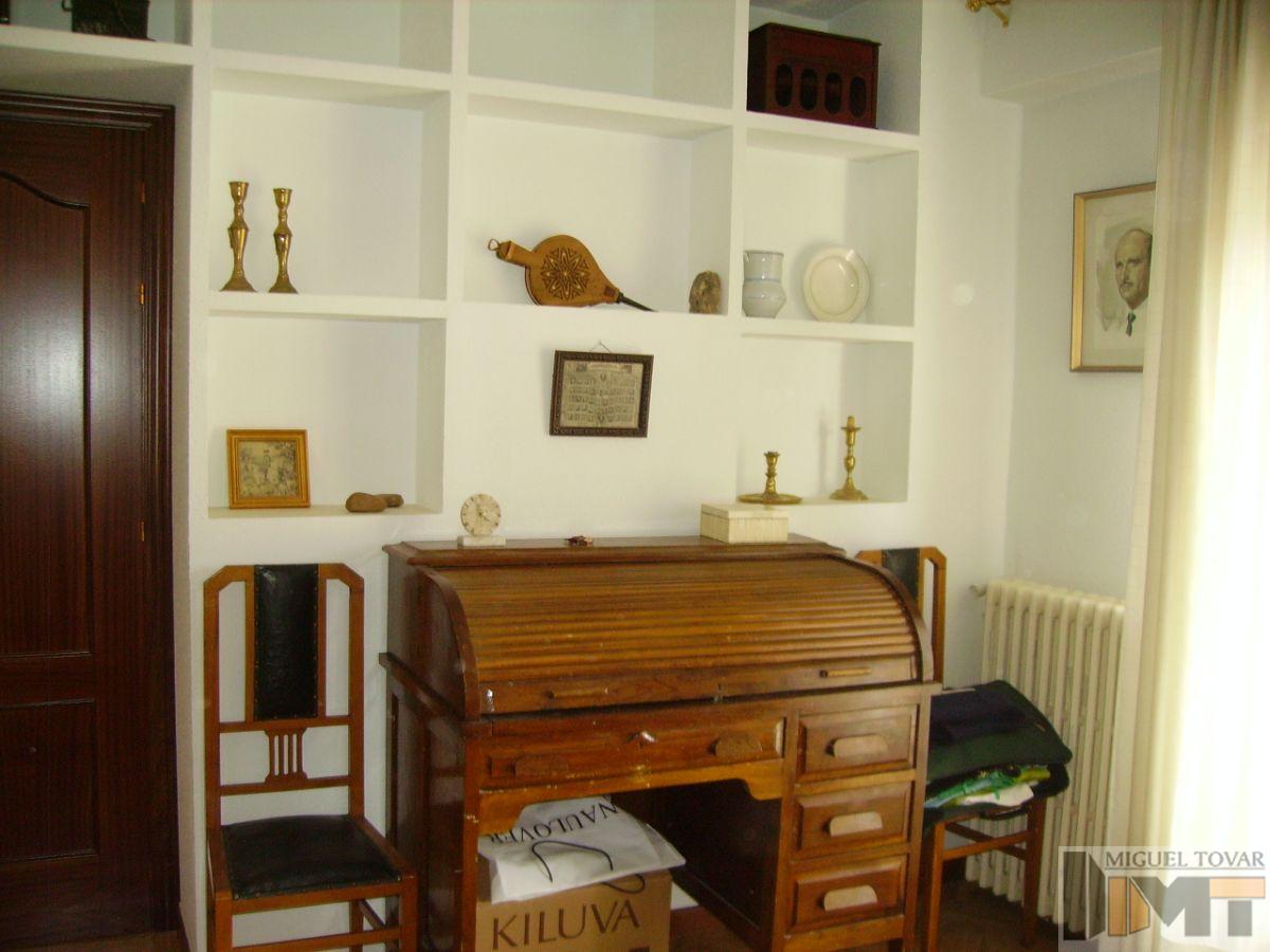 For sale of flat in Segovia