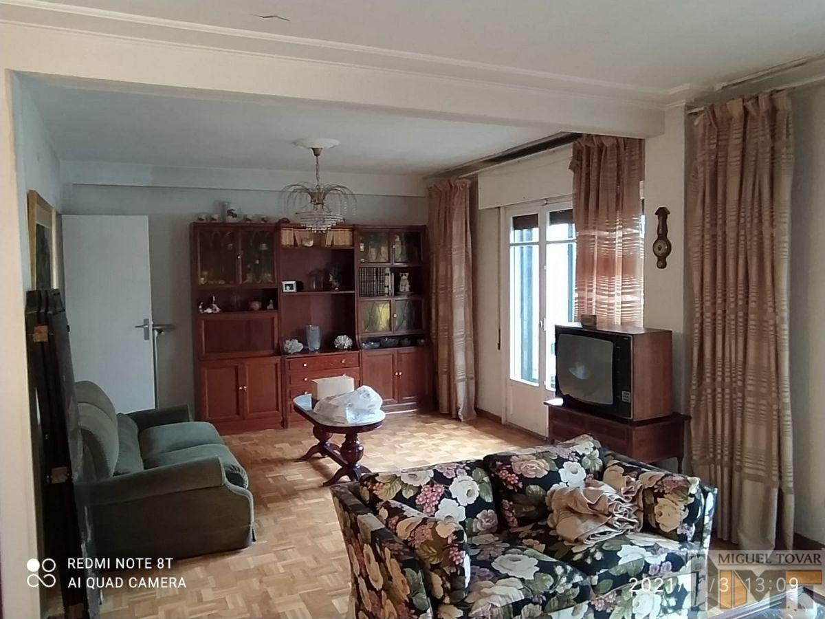 For sale of flat in Segovia