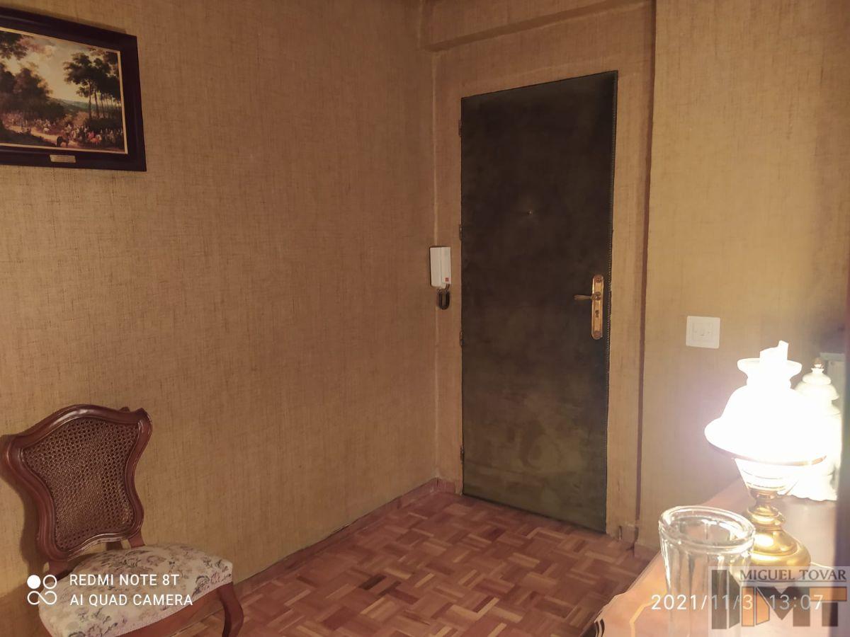 For sale of flat in Segovia