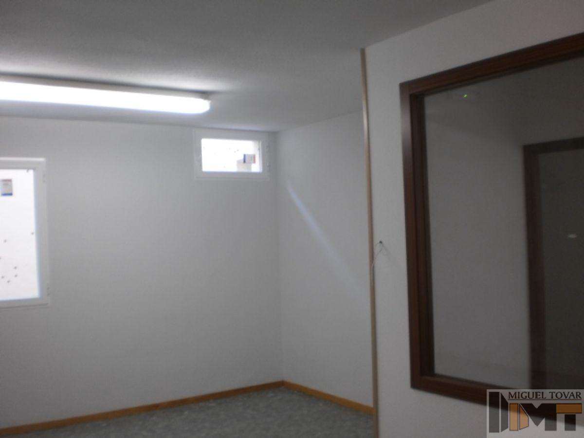 For rent of office in Segovia