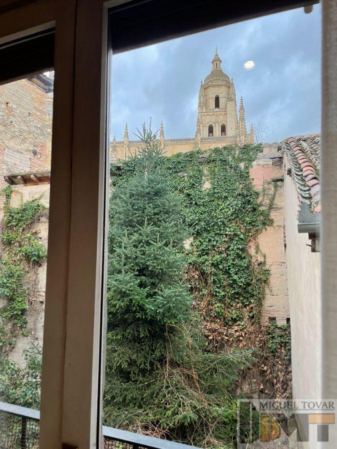 For sale of flat in Segovia