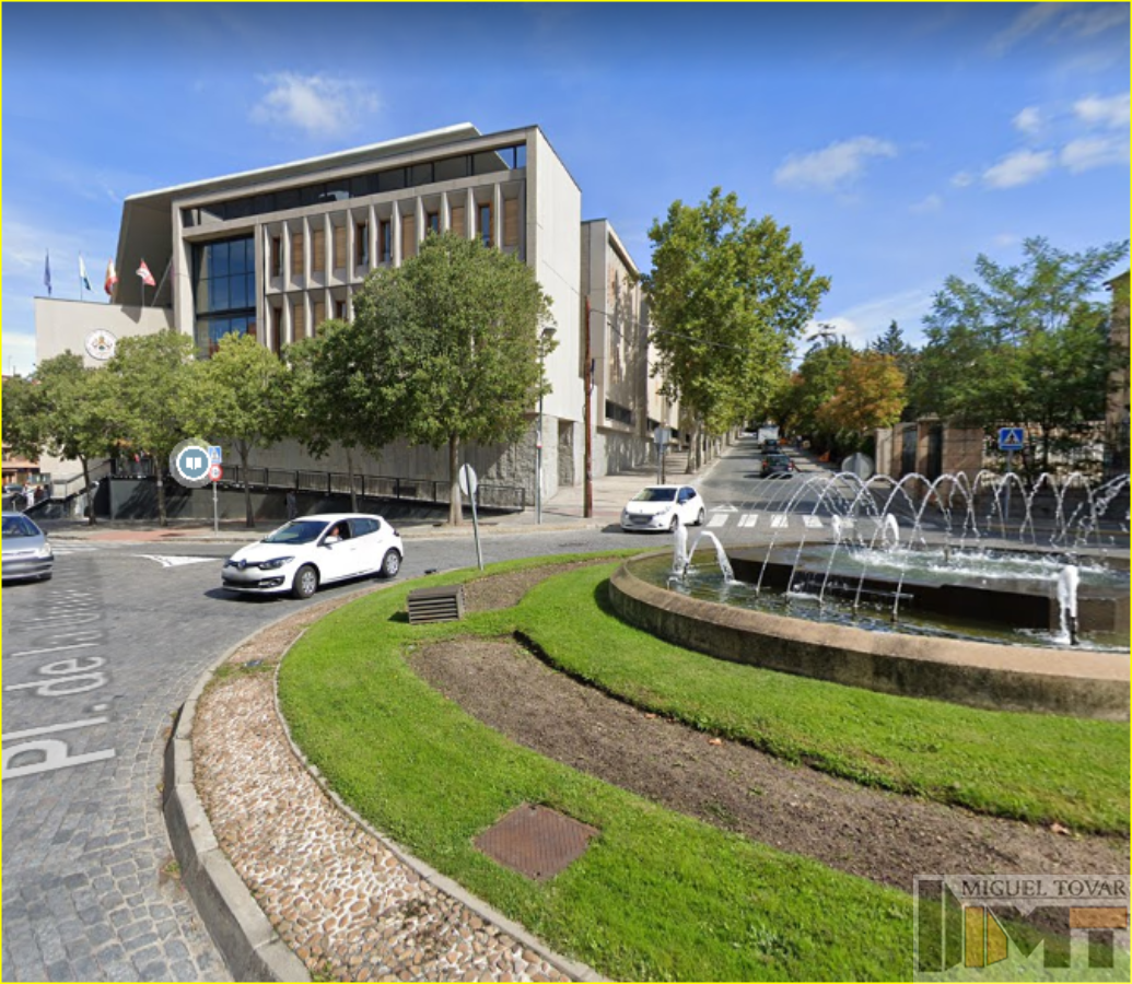 For rent of commercial in Segovia