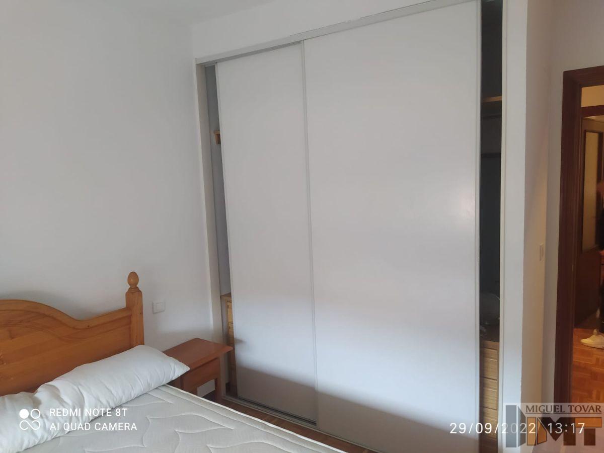 For sale of flat in Segovia