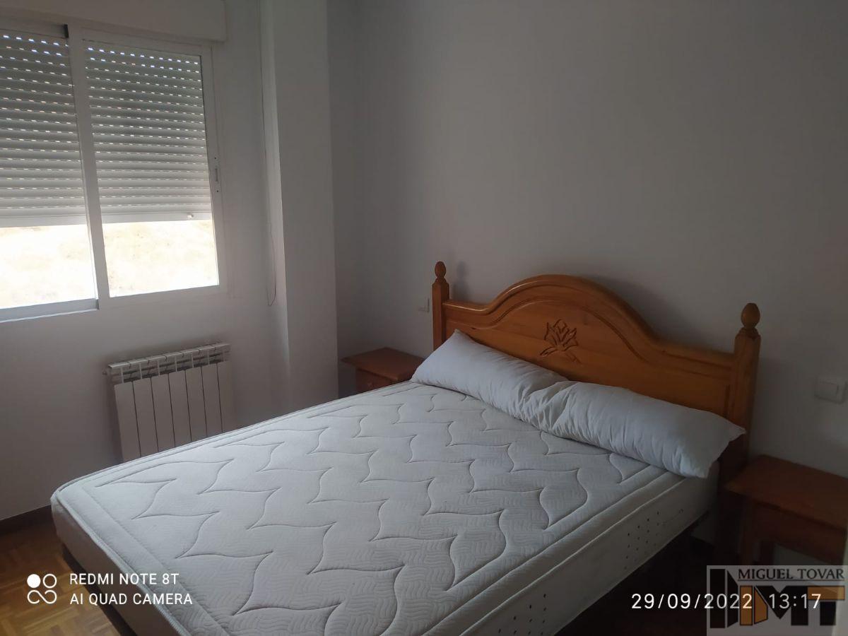 For sale of flat in Segovia