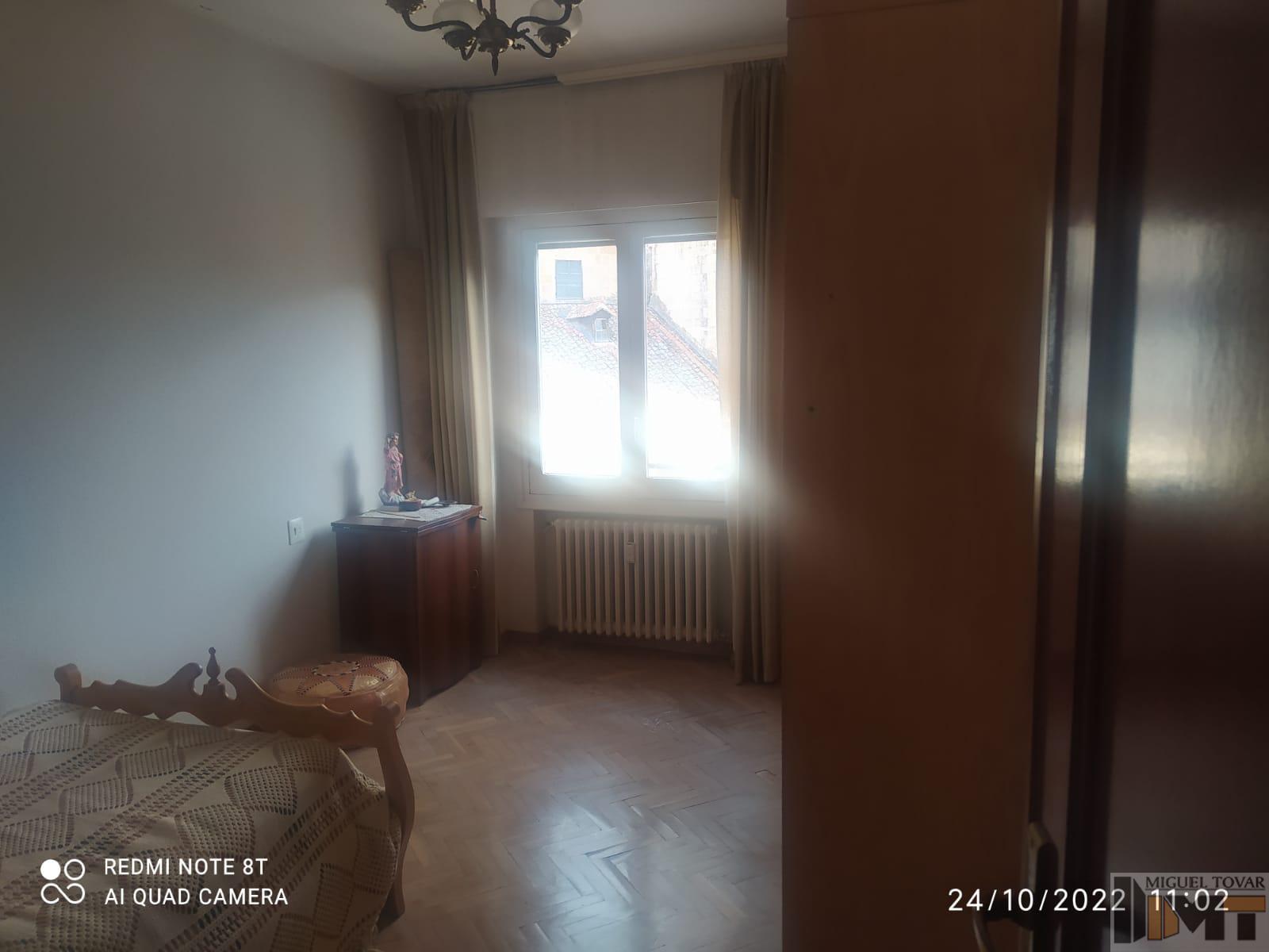 For sale of flat in Segovia