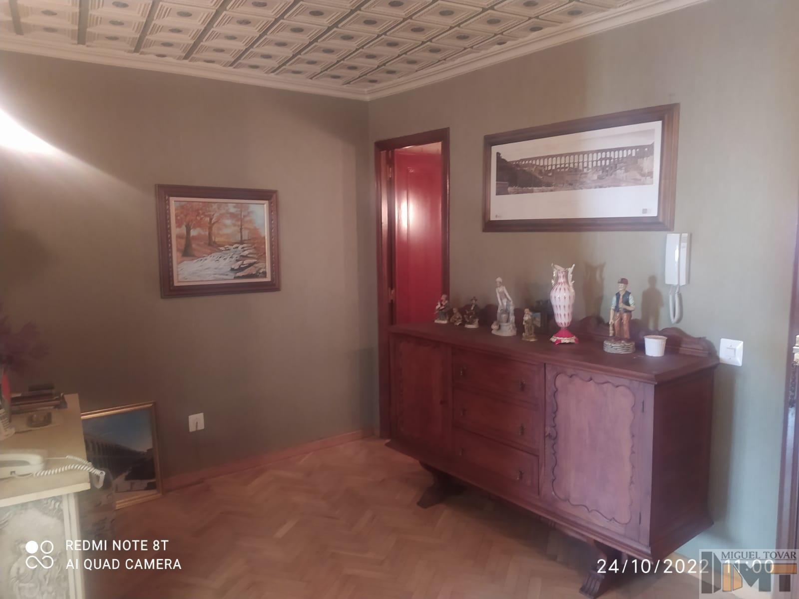 For sale of flat in Segovia