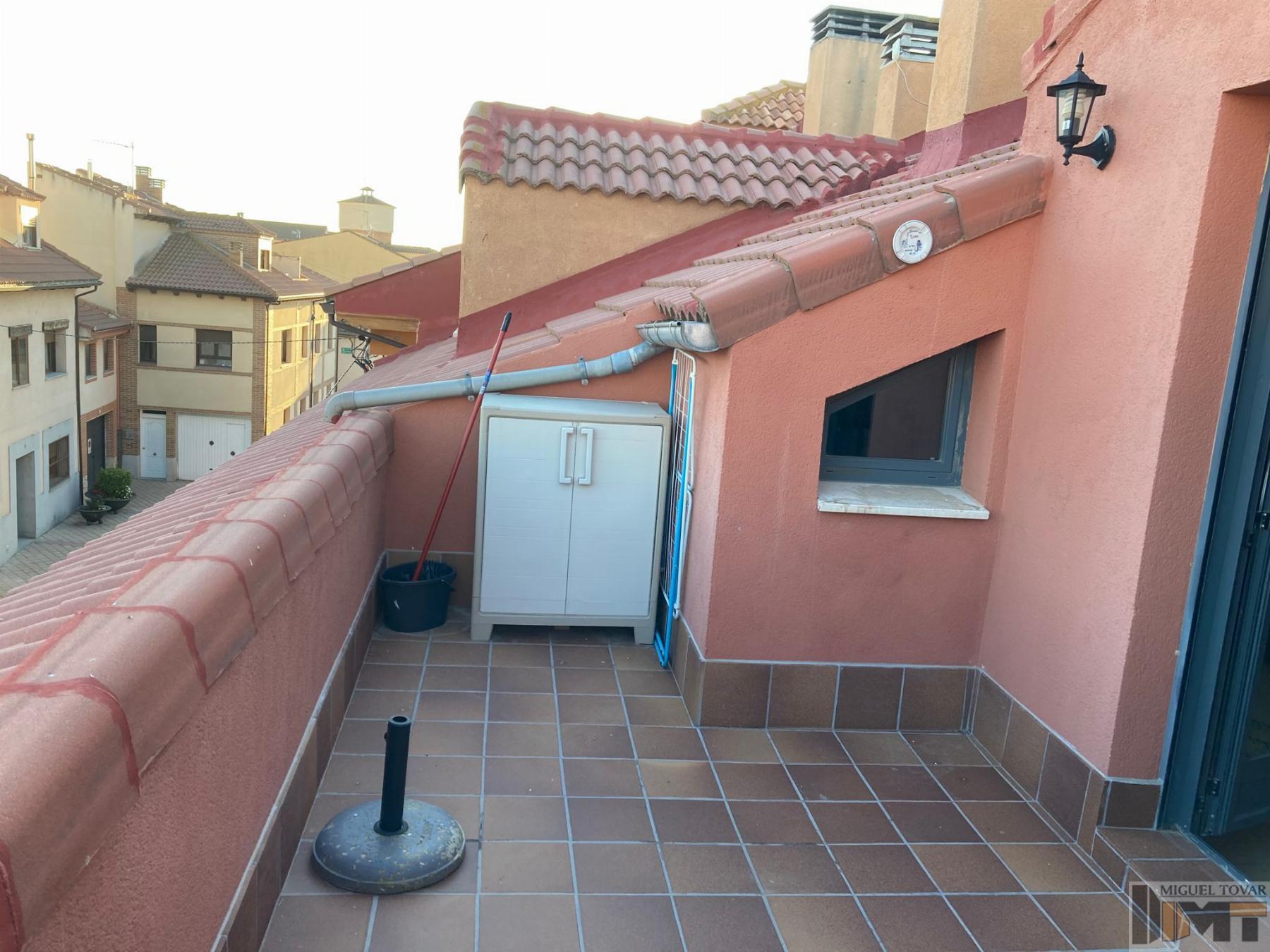 For sale of apartment in Valverde del Majano