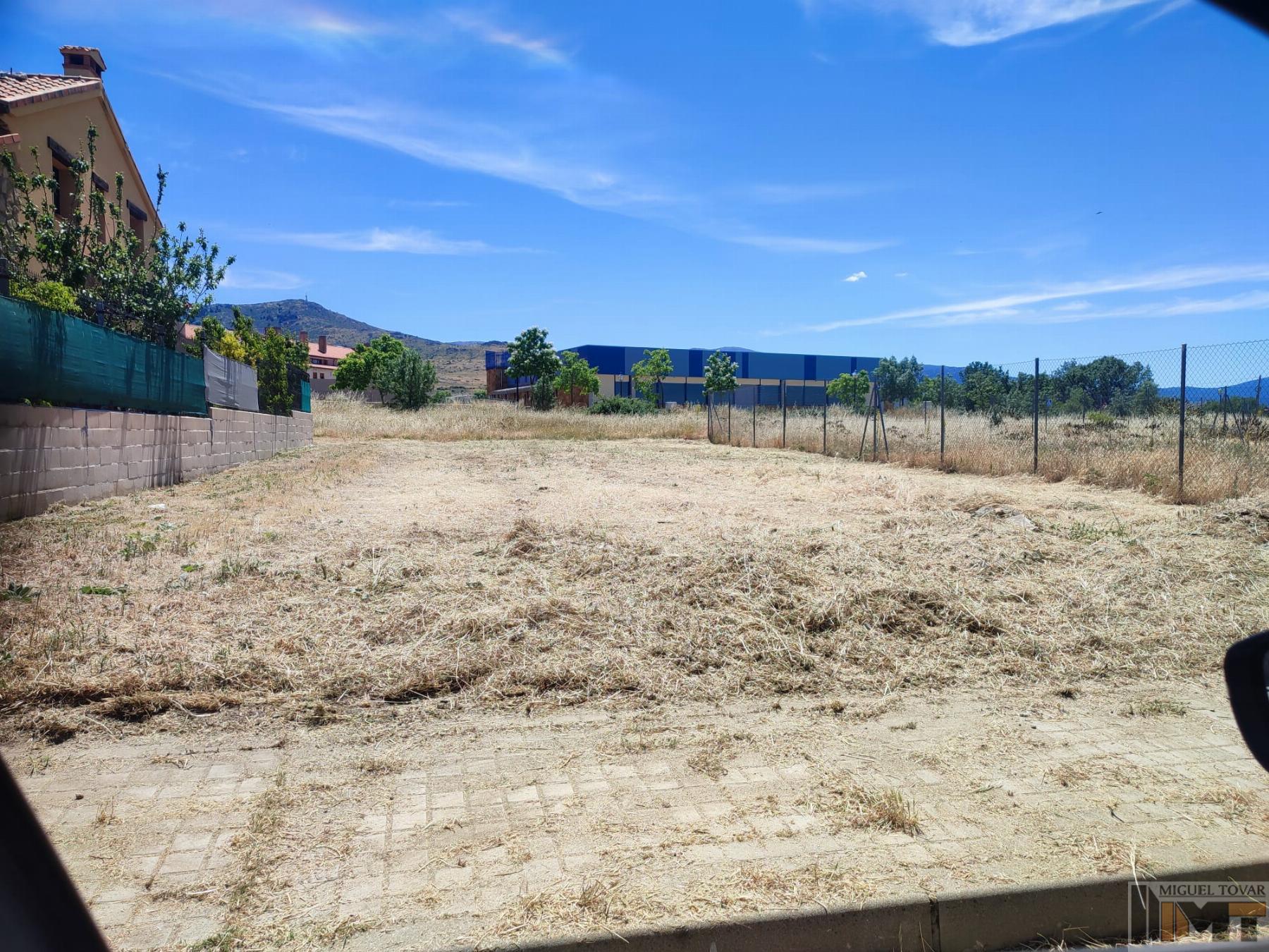 For sale of land in Trescasas