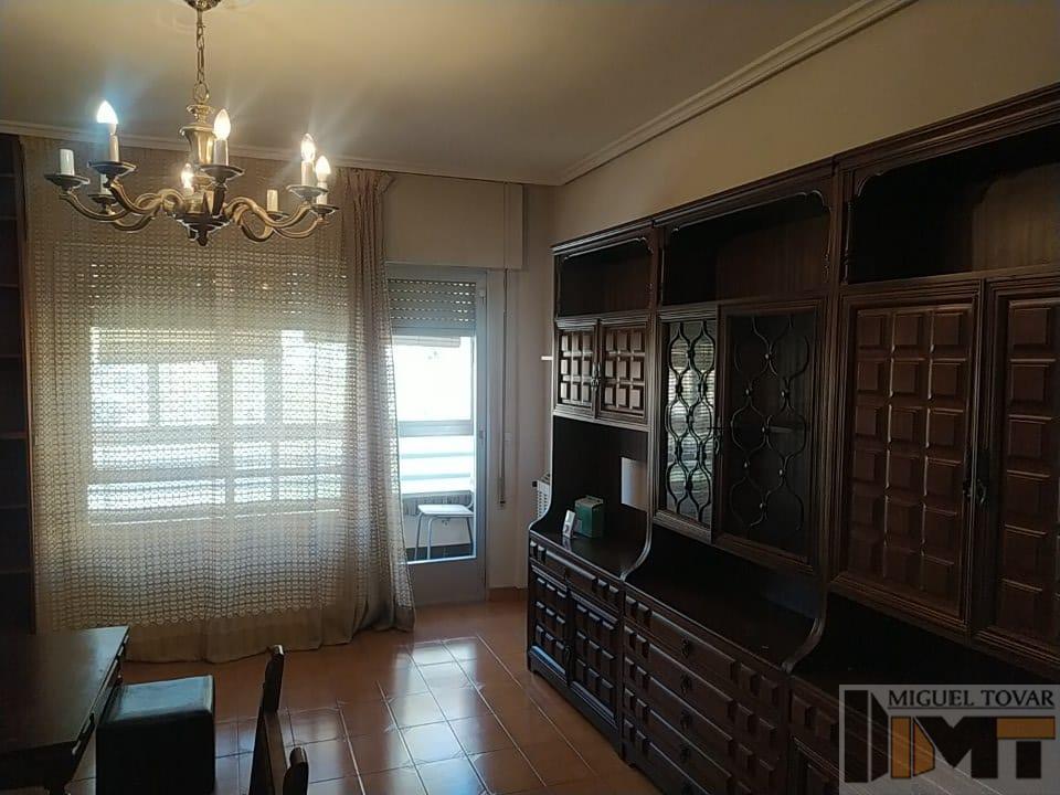For sale of flat in Segovia
