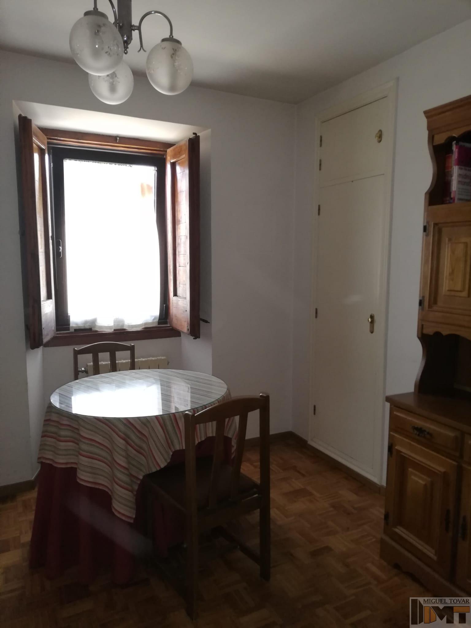 For sale of flat in Segovia