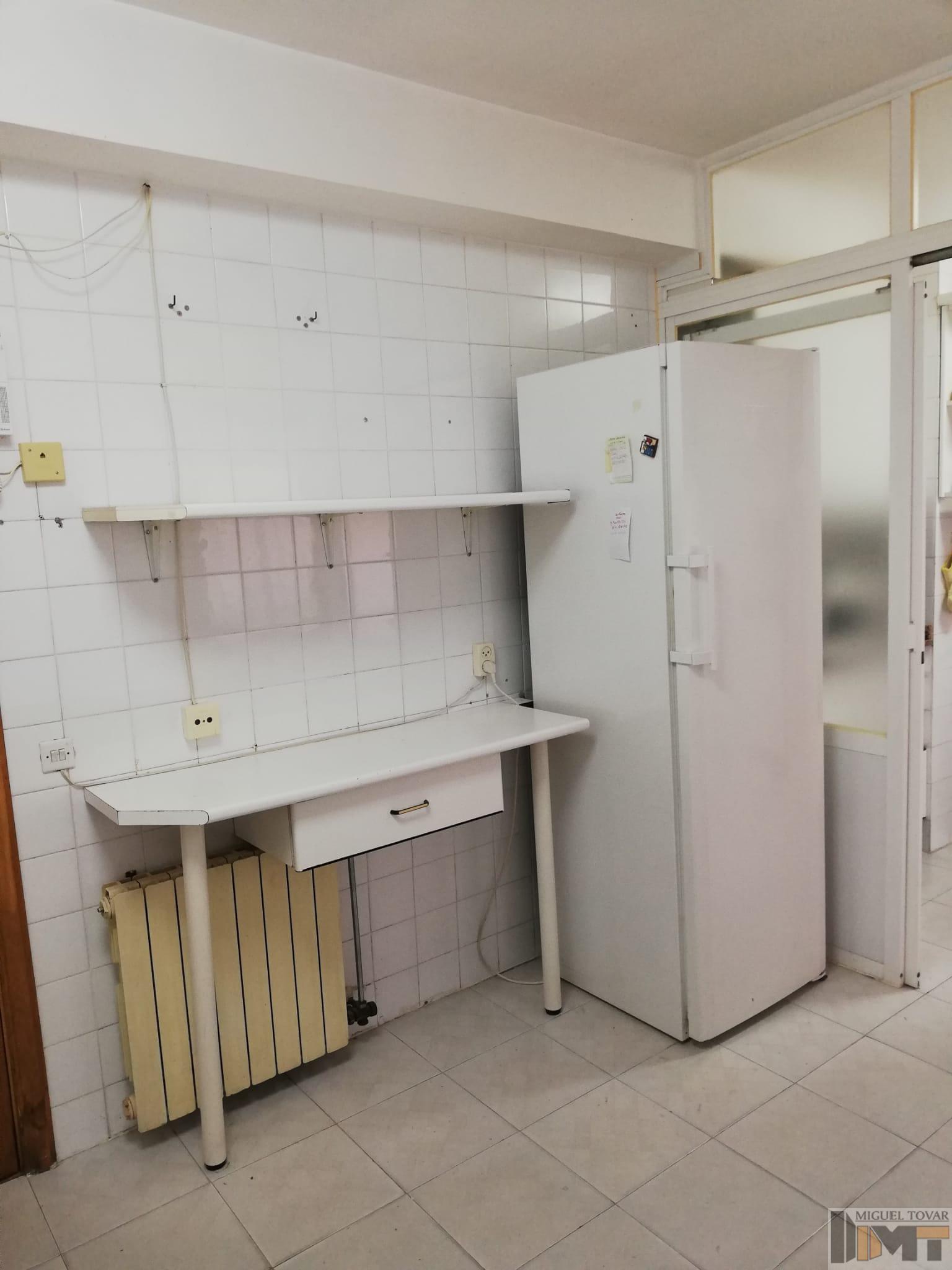 For sale of flat in Segovia