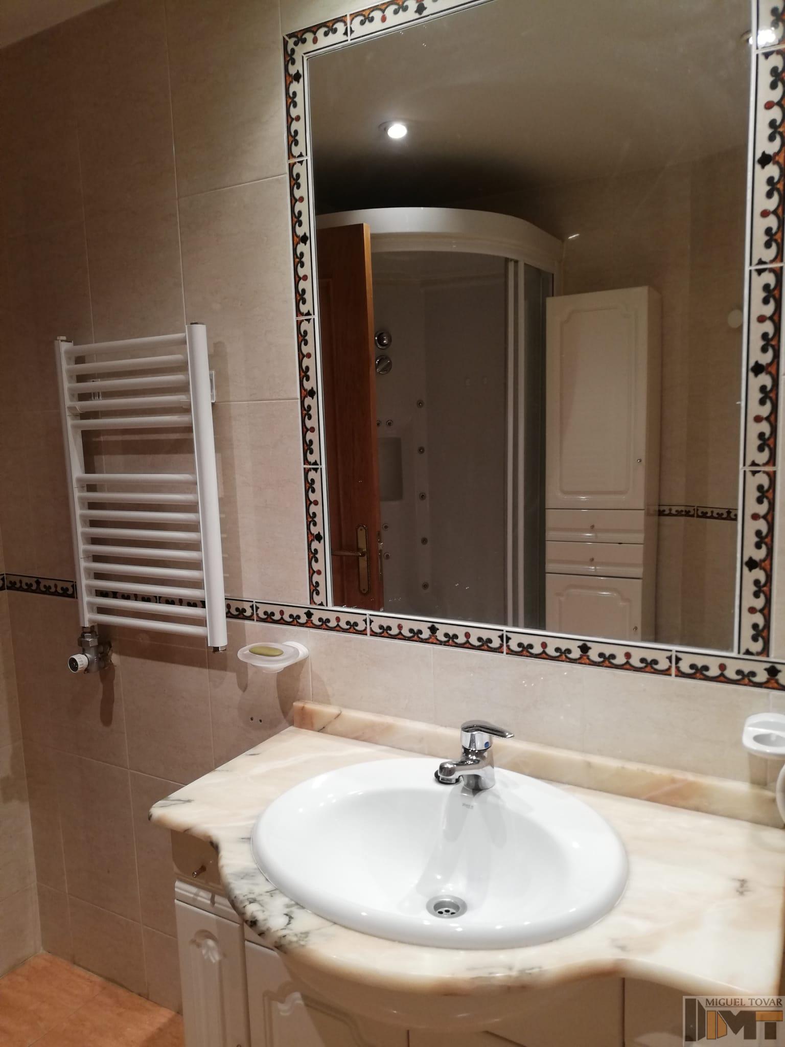 For sale of flat in Segovia