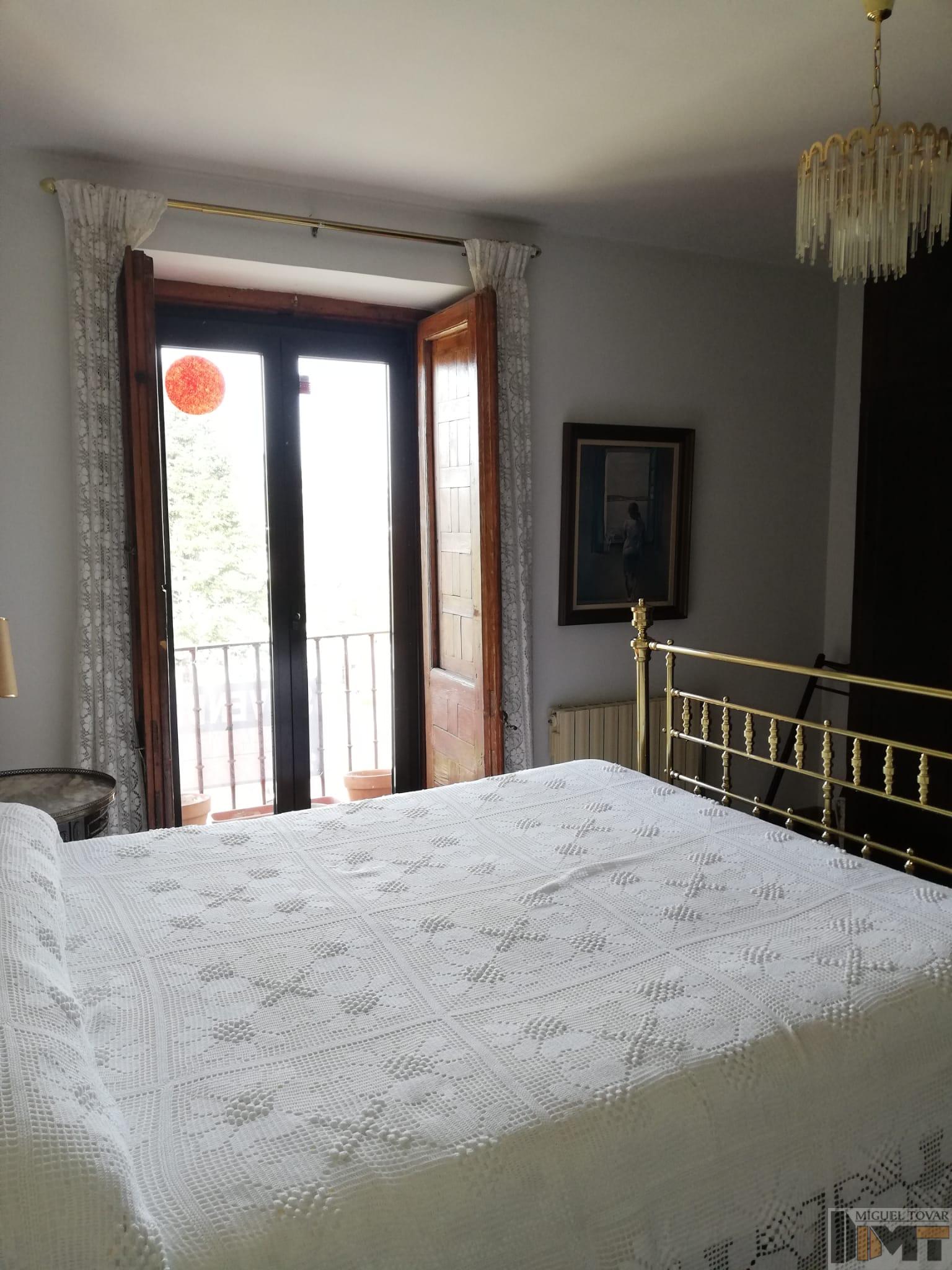 For sale of flat in Segovia