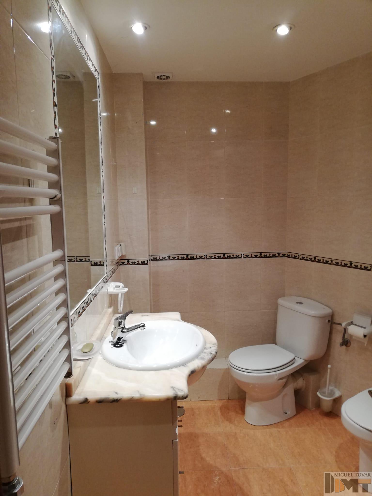For sale of flat in Segovia