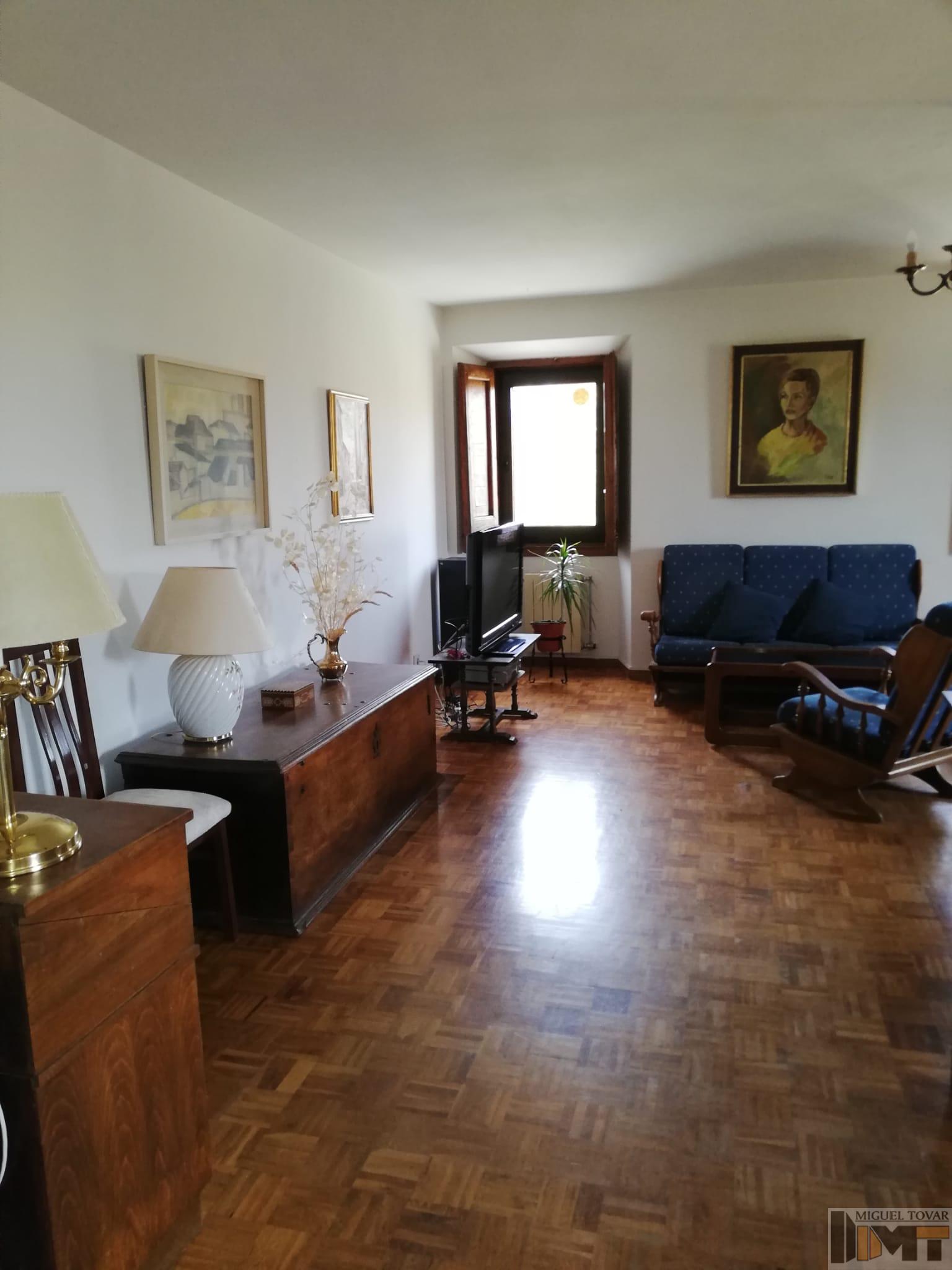 For sale of flat in Segovia