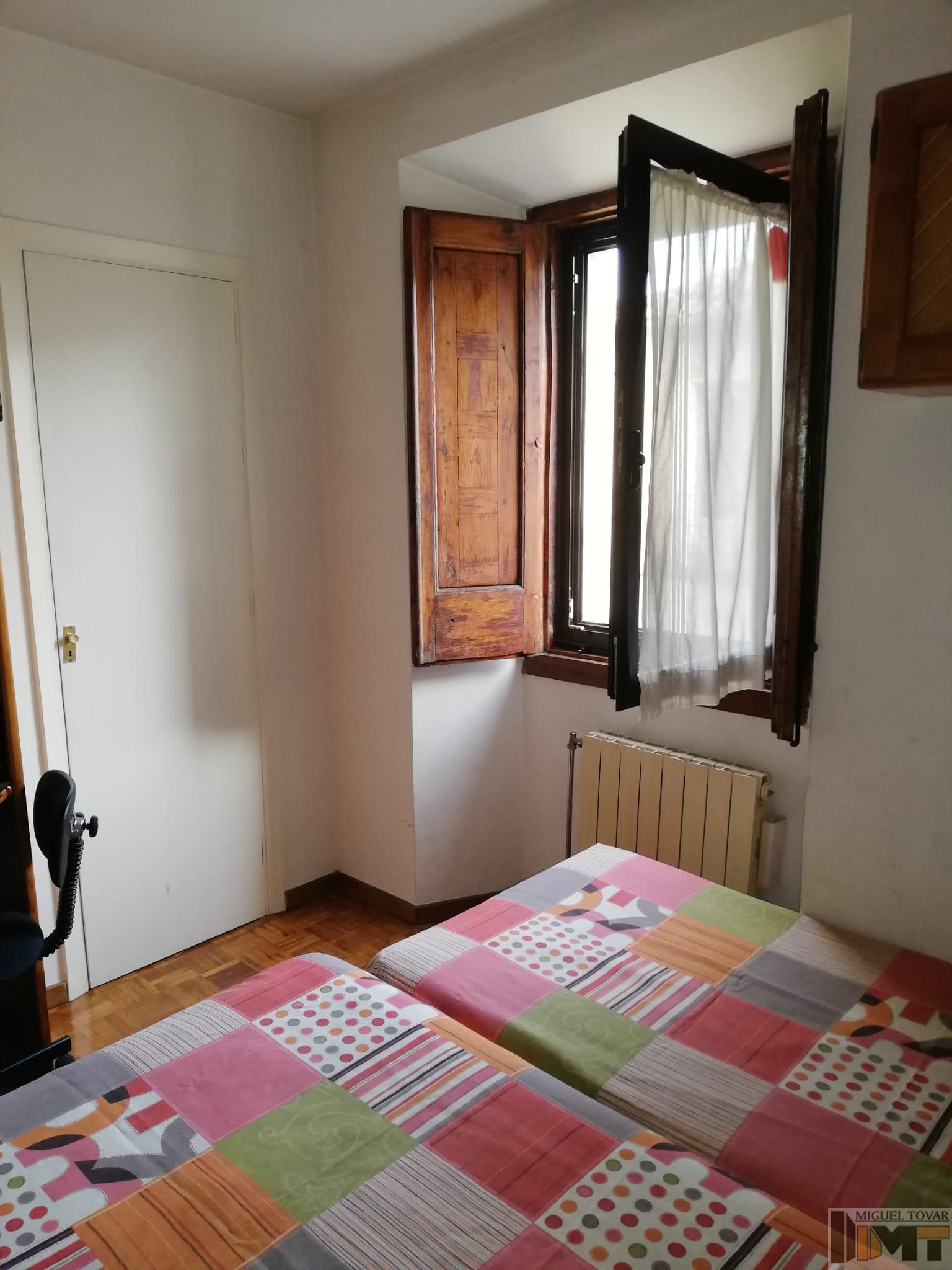 For sale of flat in Segovia