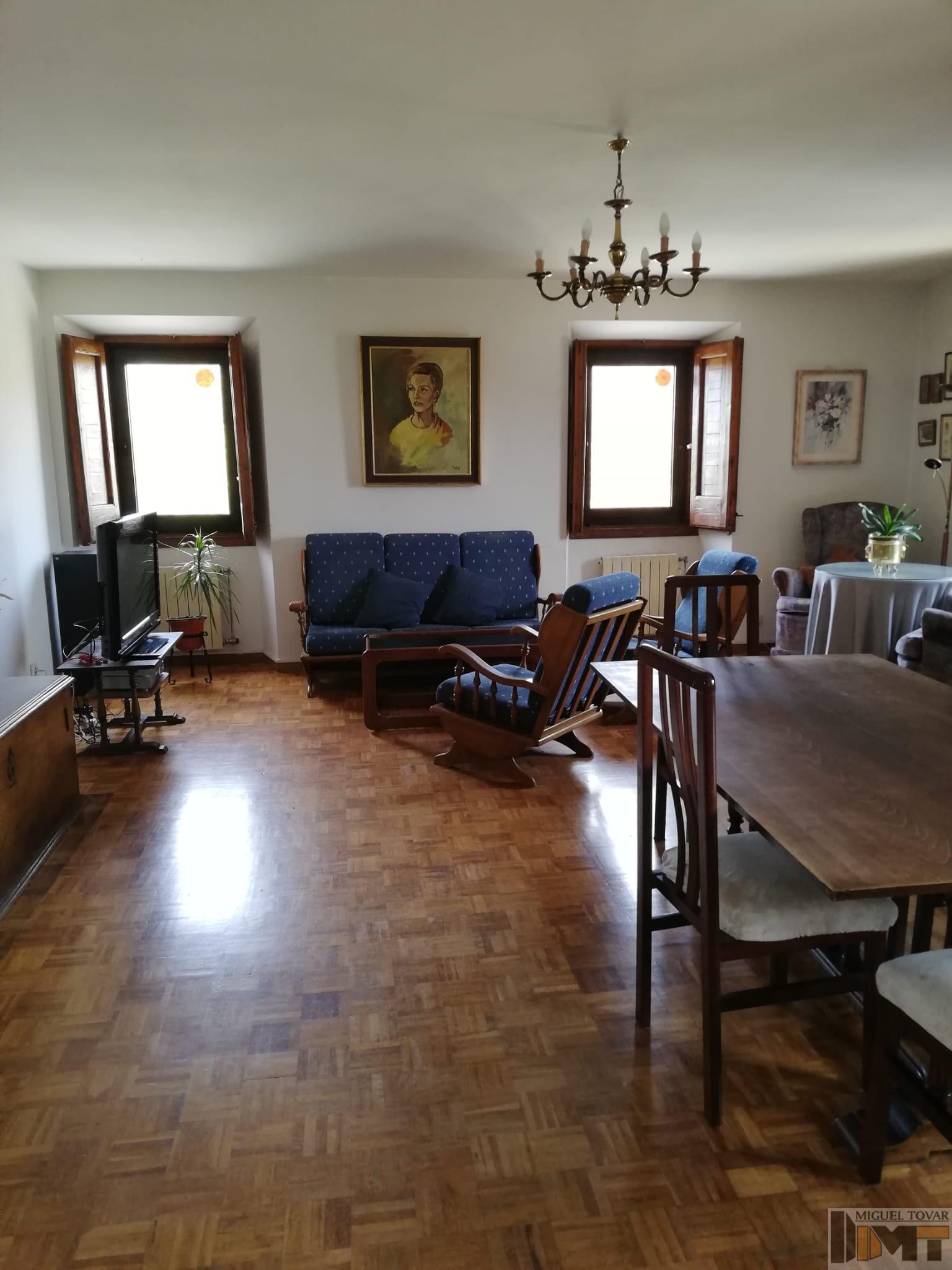 For sale of flat in Segovia