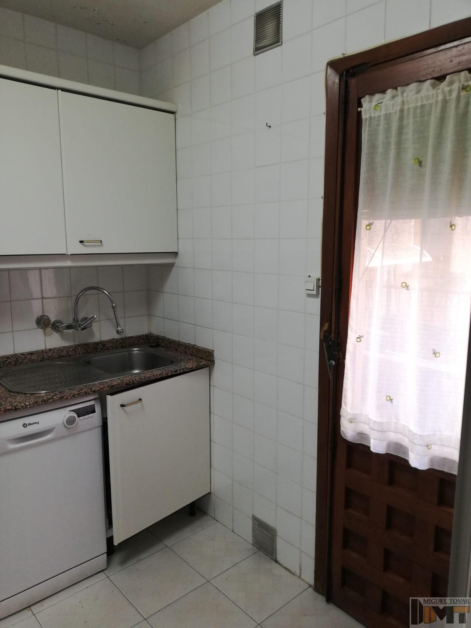 For sale of flat in Segovia