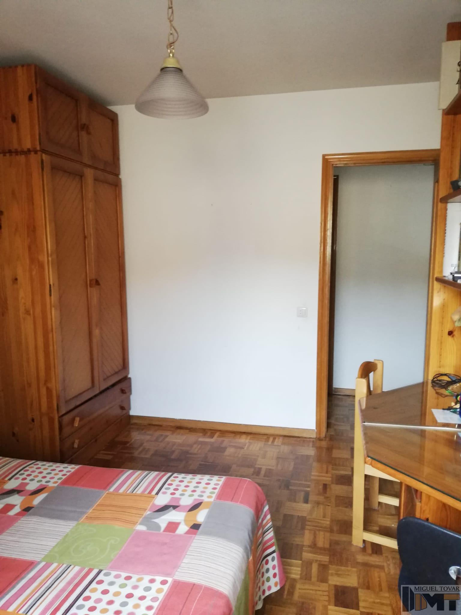 For sale of flat in Segovia