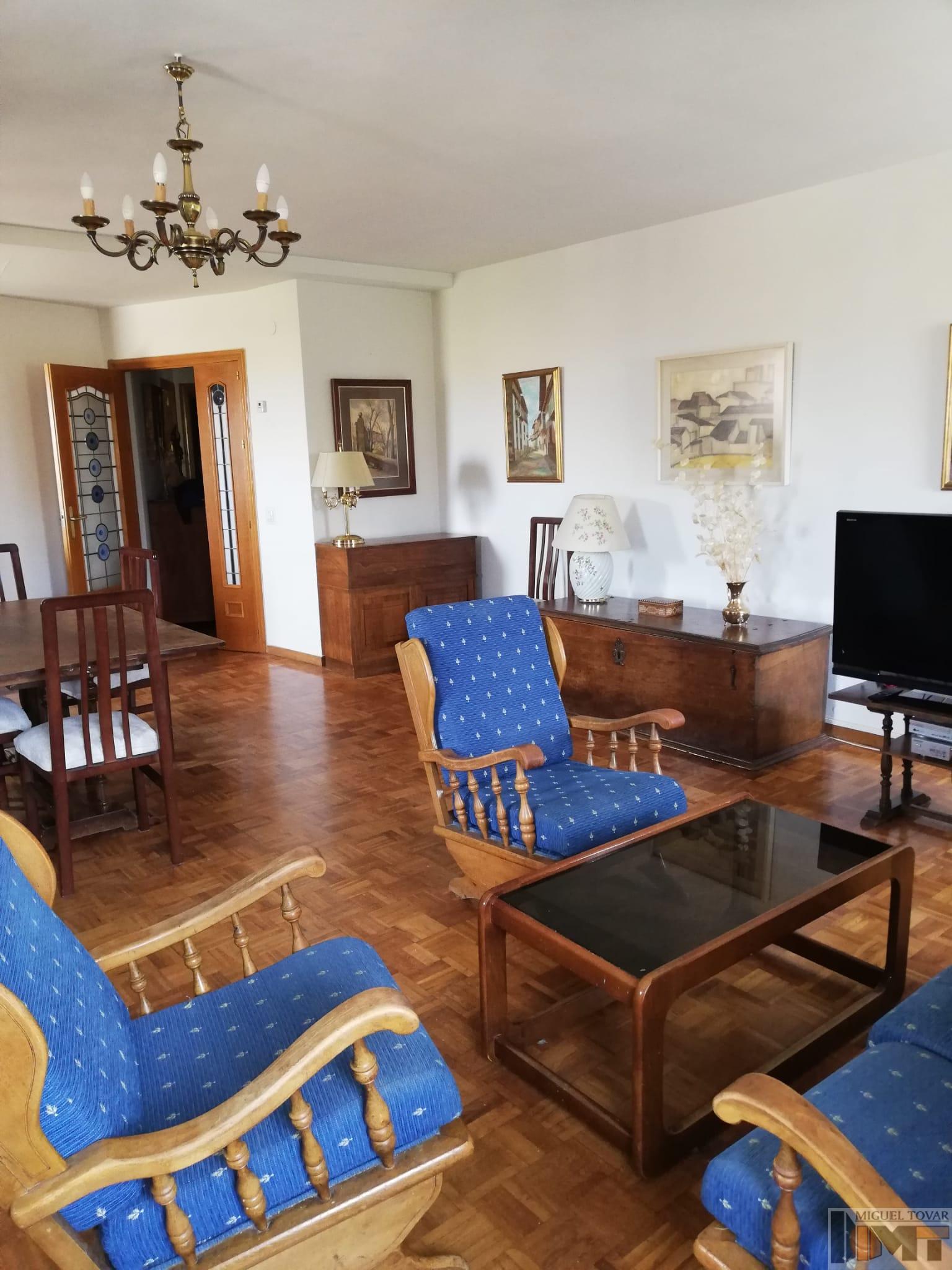 For sale of flat in Segovia