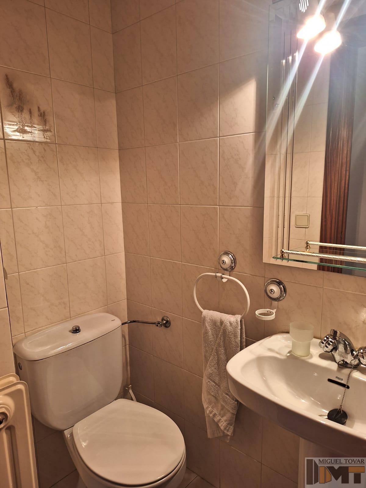 For sale of flat in Segovia